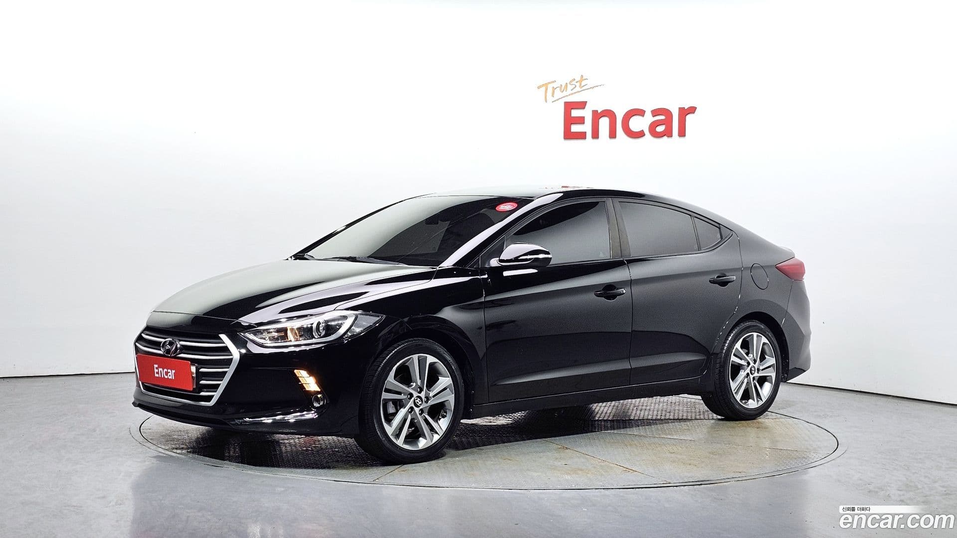 Main__Slider__Photo:AVANTE Hyundai 2018.4-0