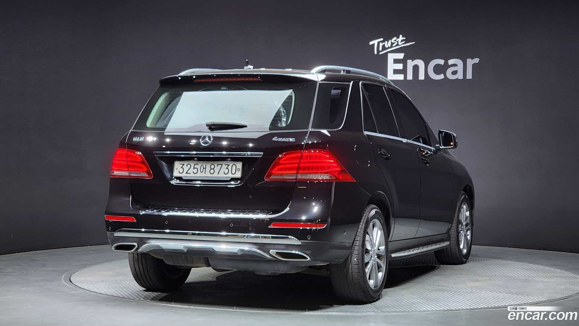 GLE-Class Mercedes-Benz 2016.6-OUTER-002