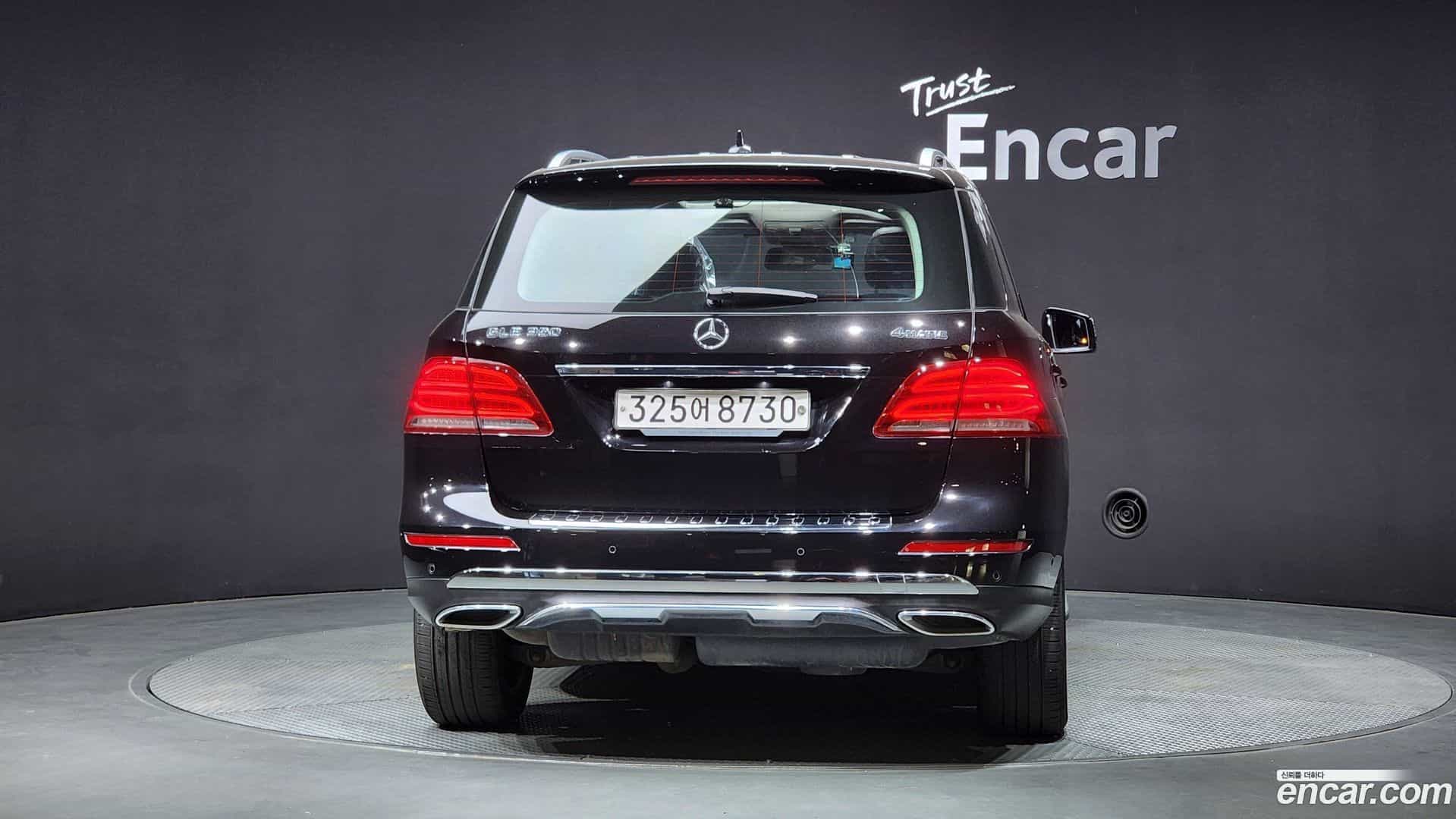 GLE-Class Mercedes-Benz 2016.6-OUTER-004