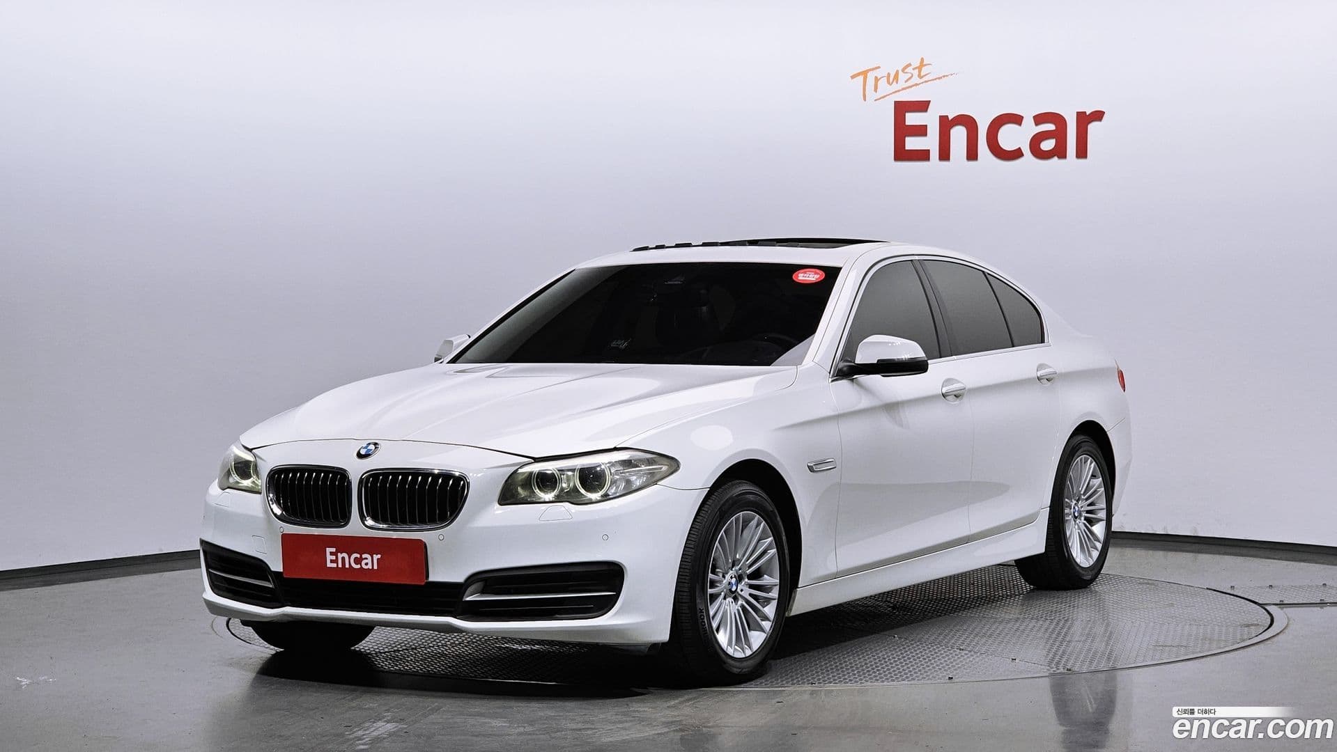 Main__Slider__Photo:5-Series BMW 2014.3-0