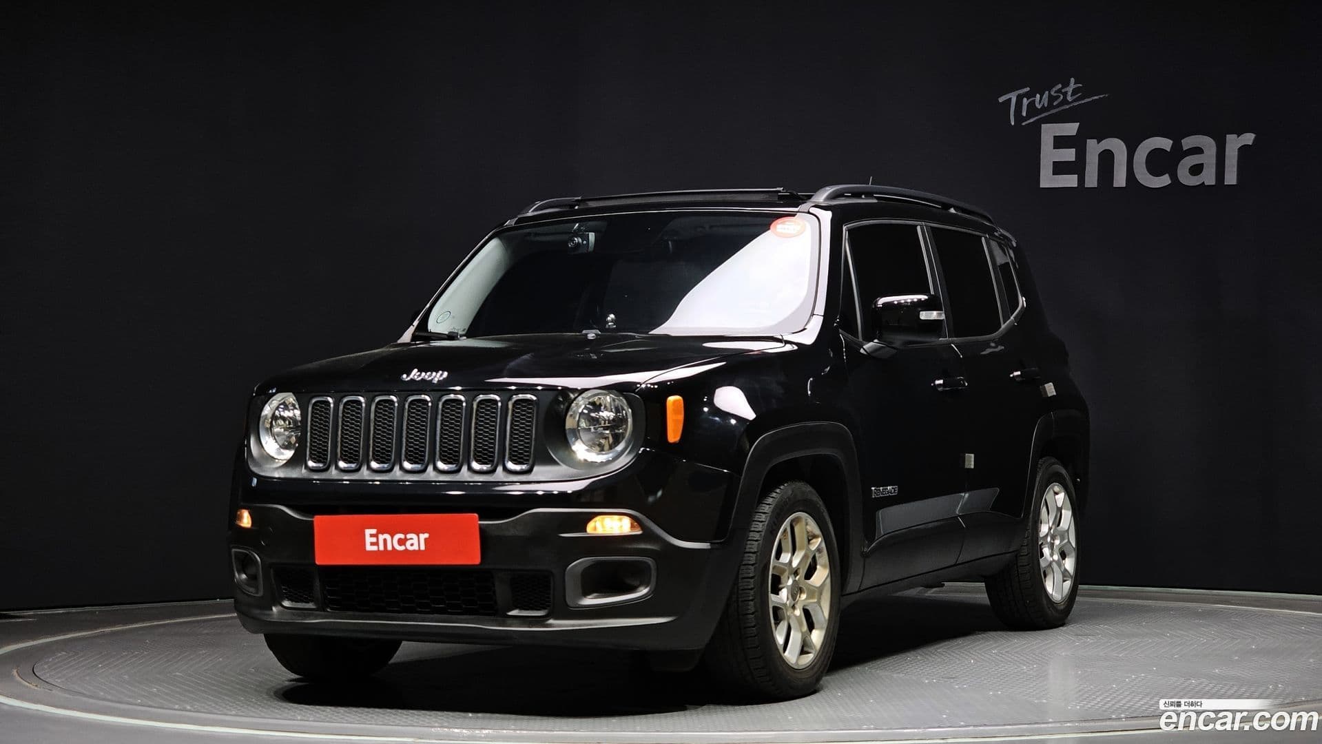 Main__Slider__Photo:Renegade Jeep 2016.5-0