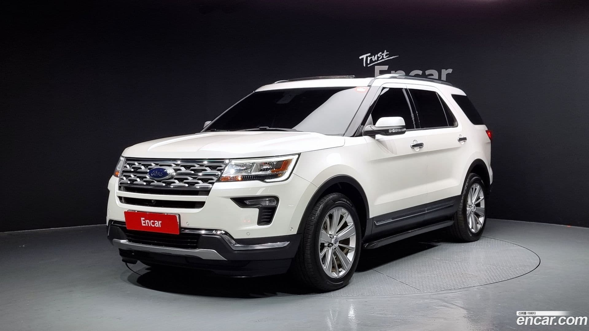 Main__Slider__Photo:Explorer Ford 2019.6-0