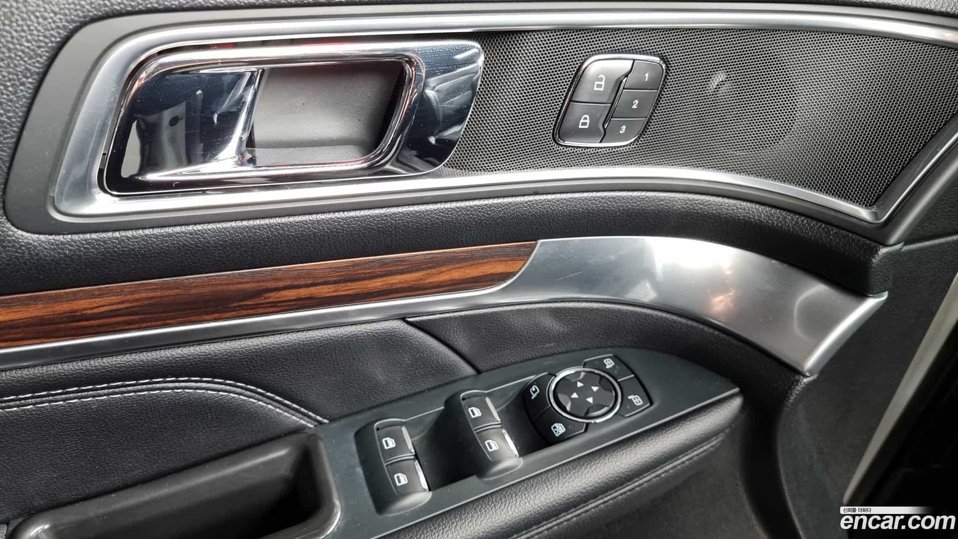 Explorer Ford 2019.6-OPTION-023