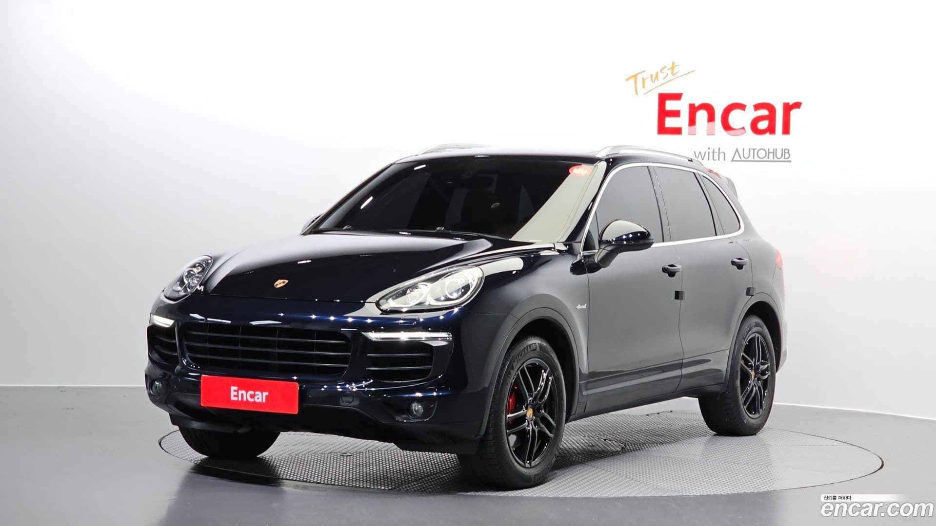Main__Slider__Photo:Cayenne Porsche 2016.5-0