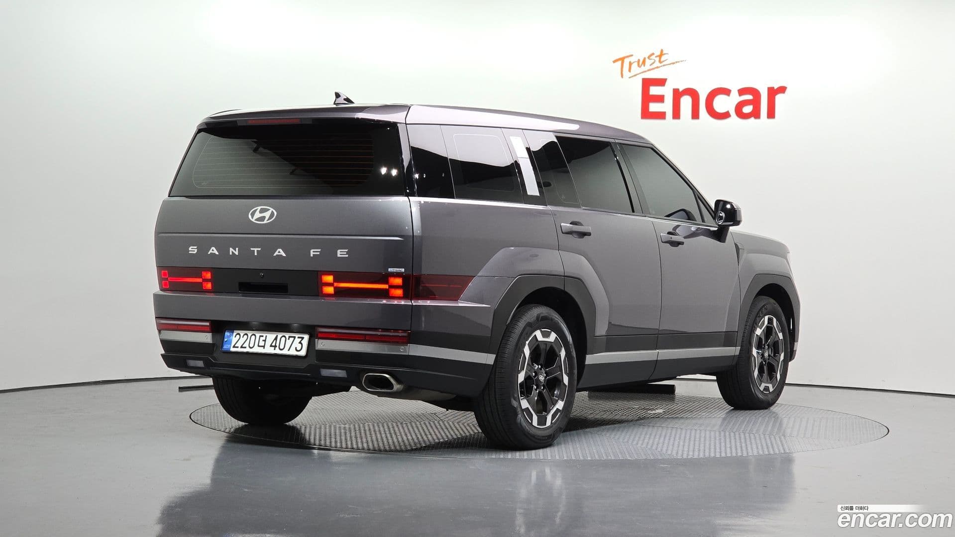 Main__Slider__Photo:Santafe Hyundai 2024.5-0