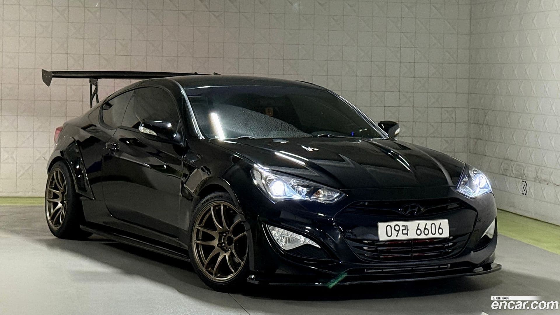 Main__Slider__Photo:Genesis Hyundai 2012.7-0