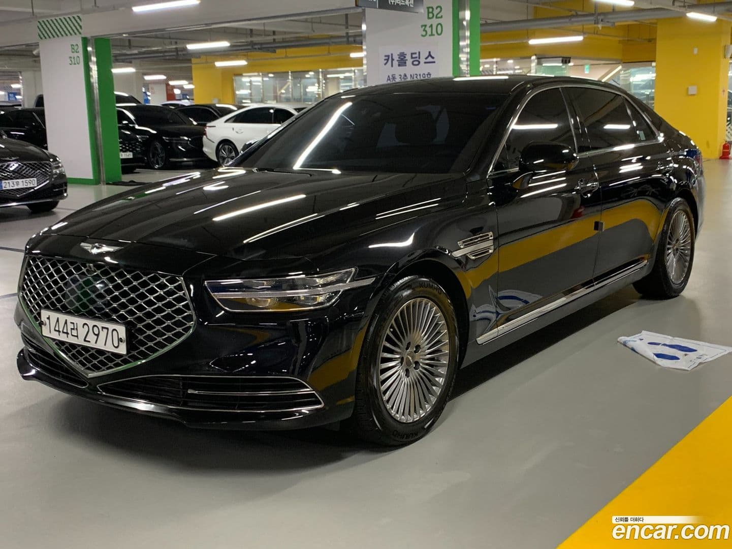 Main__Slider__Photo:G90 Genesis 2020.4-0