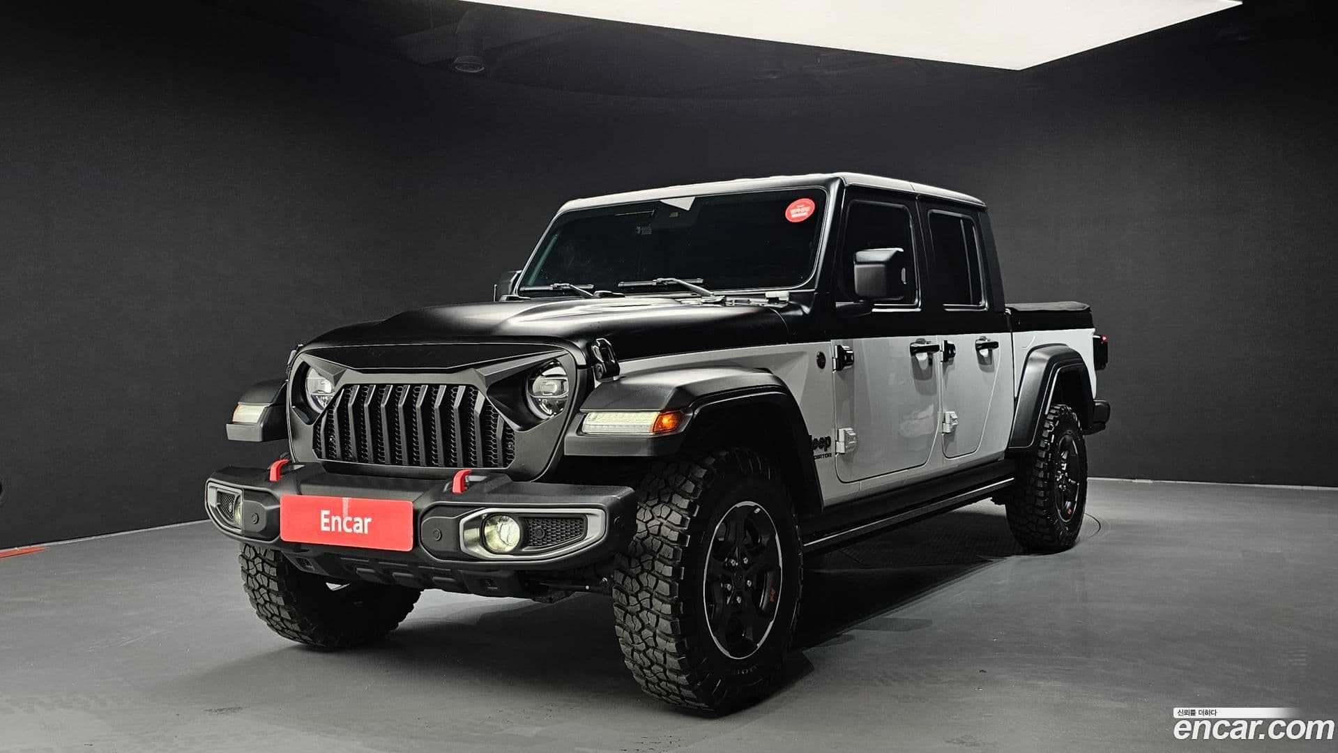 Main__Slider__Photo:Gladiator Jeep 2020.11-0
