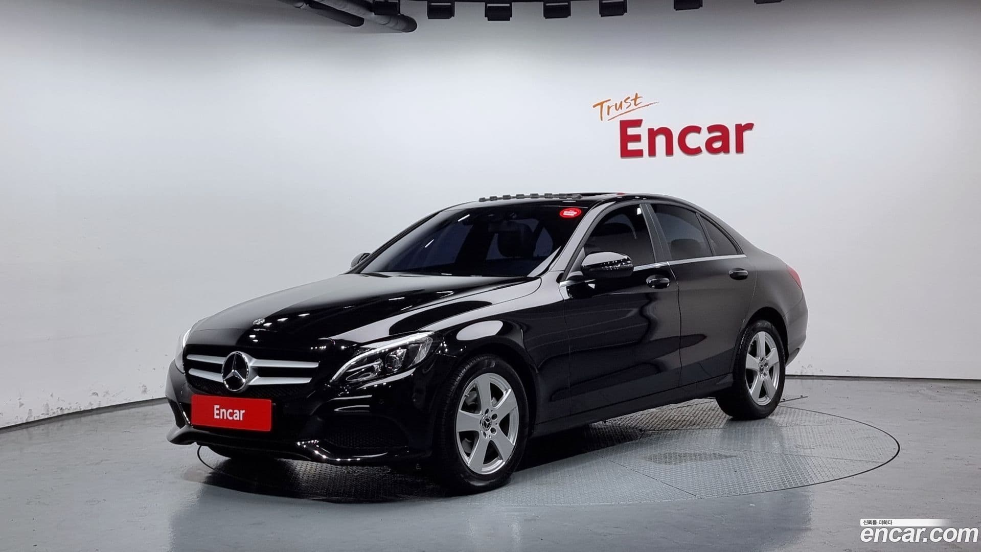 Main__Slider__Photo:C-Class Mercedes-Benz 2018.3-0