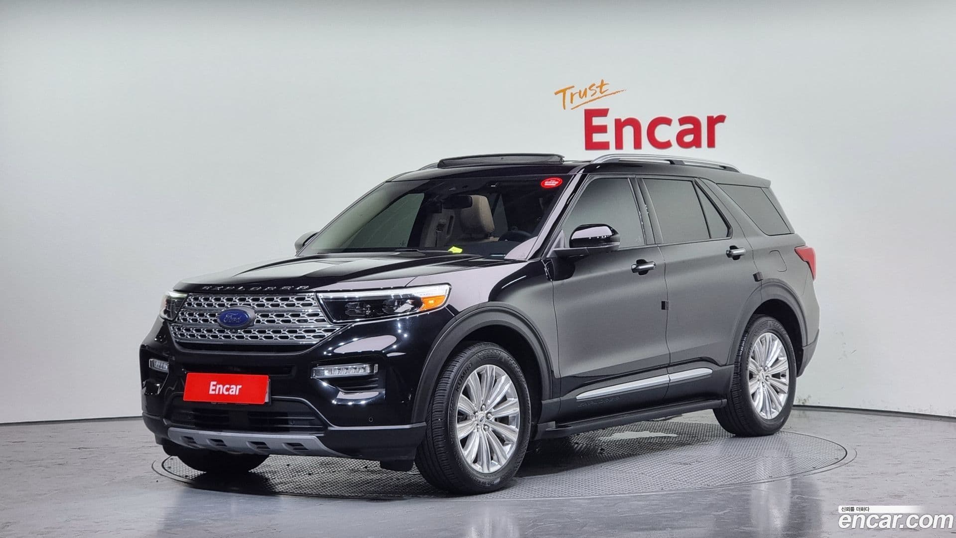 Main__Slider__Photo:Explorer Ford 2019.11-0
