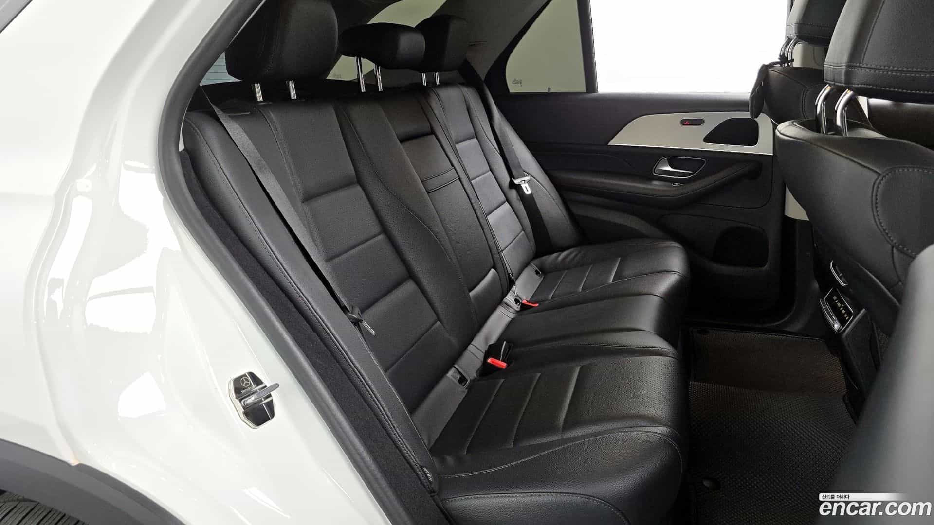 GLE-Class Mercedes-Benz 2019.10-OPTION-016