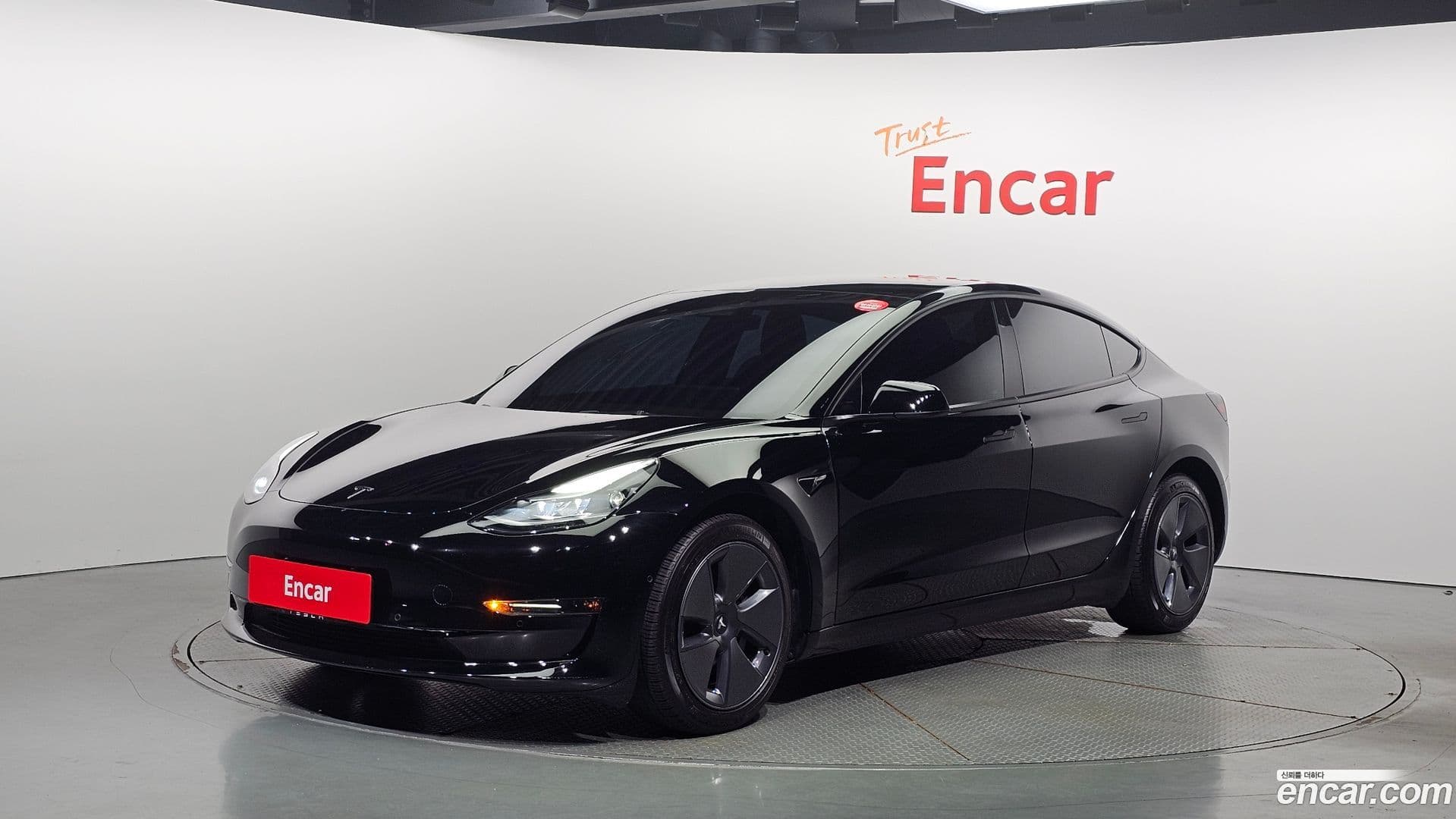 Main__Slider__Photo:Model 3 Tesla 2022.1-0