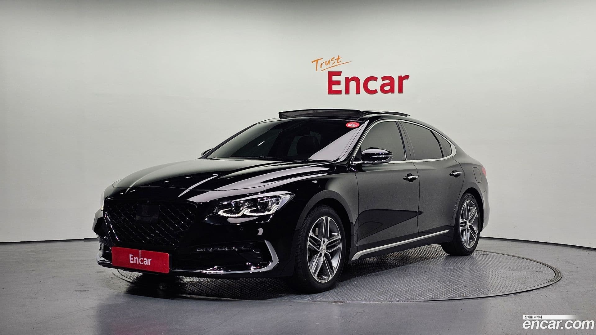 Main__Slider__Photo:Grandeur Hyundai 2018.6-0