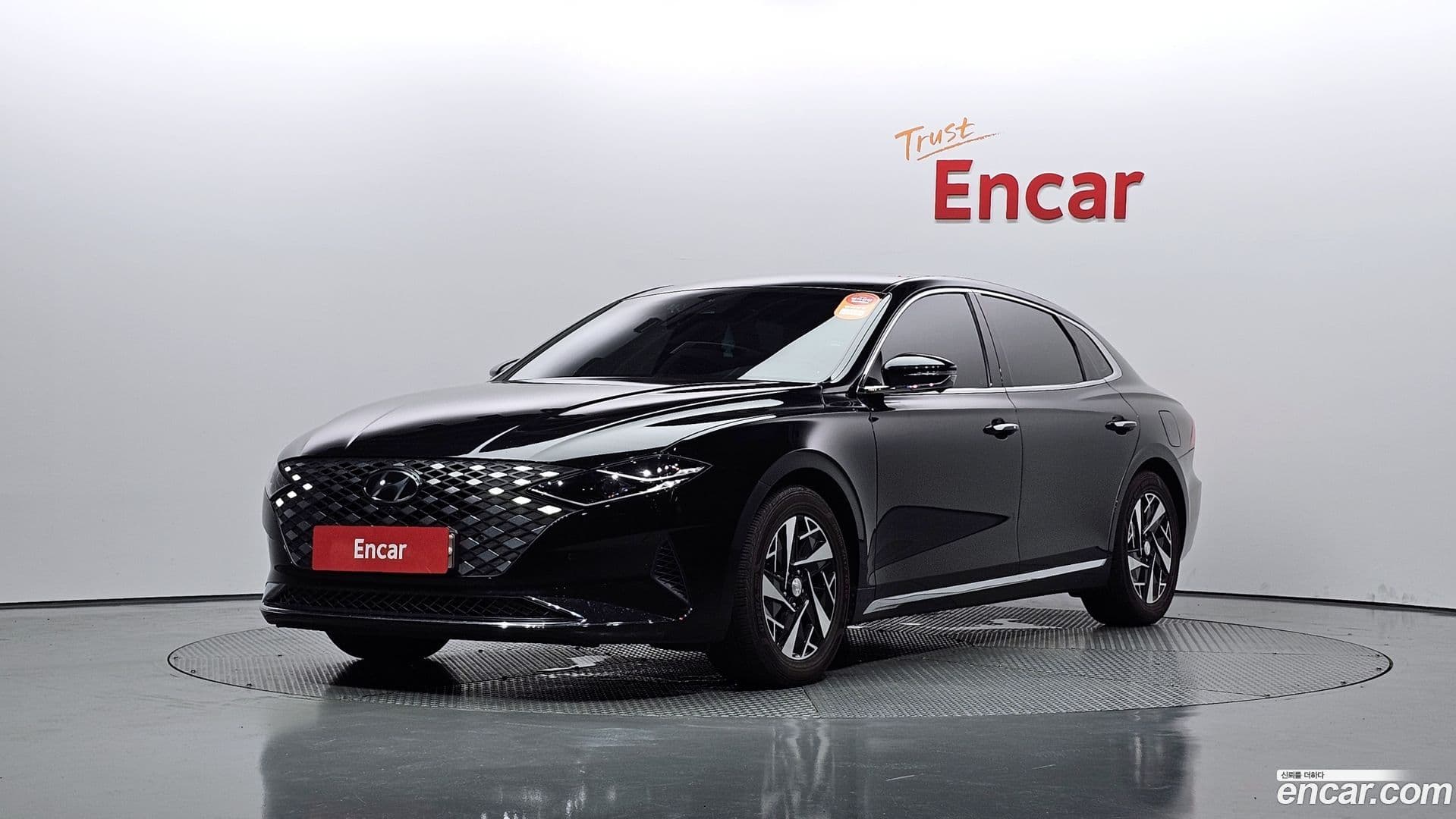 Main__Slider__Photo:Grandeur Hyundai 2020.6-0