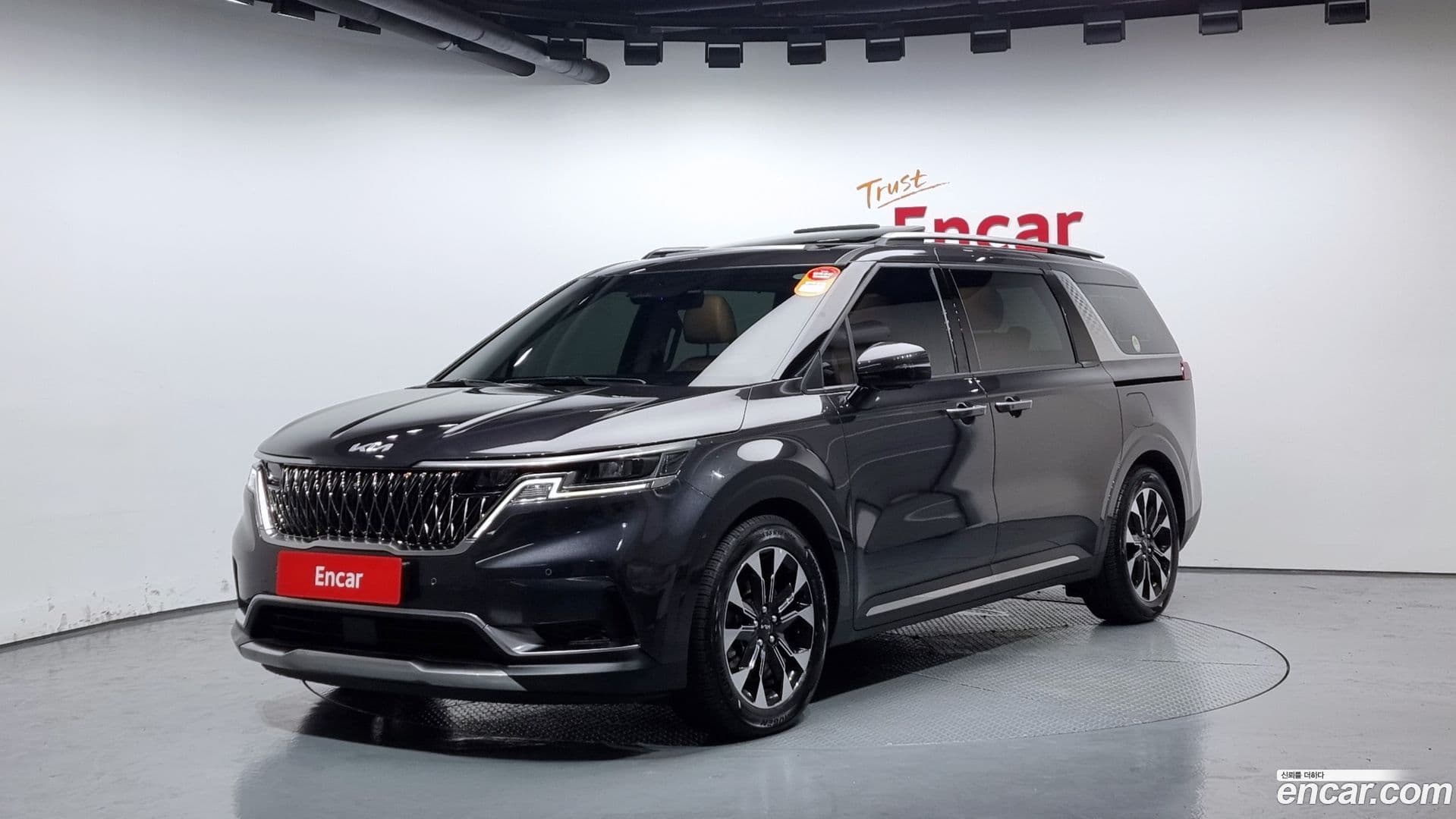 Main__Slider__Photo:Canival Kia 2022.8-0