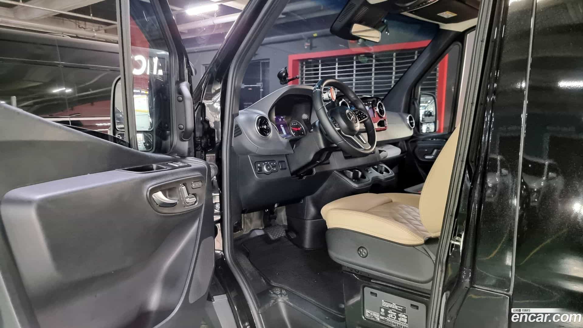 Sprinter Mercedes-Benz 2022.10-INNER-010