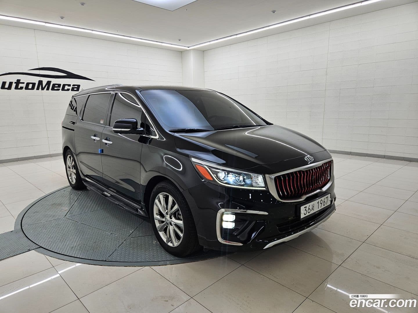 Main__Slider__Photo:Canival Kia 2018.3-0