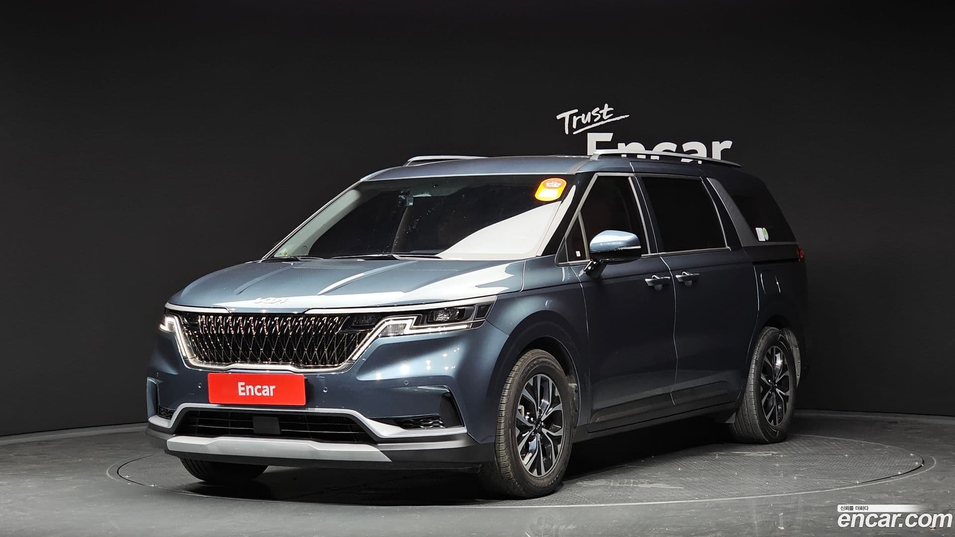 Main__Slider__Photo:Canival Kia 2021.9-0