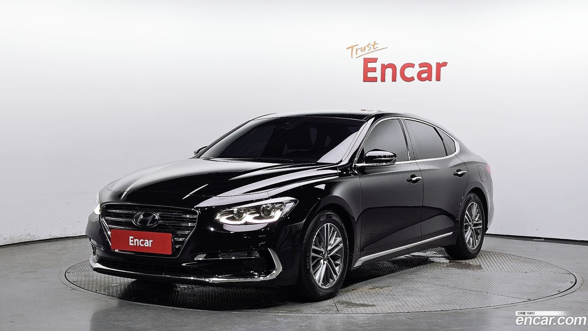 Main__Slider__Photo:Grandeur Hyundai 2018.1-0