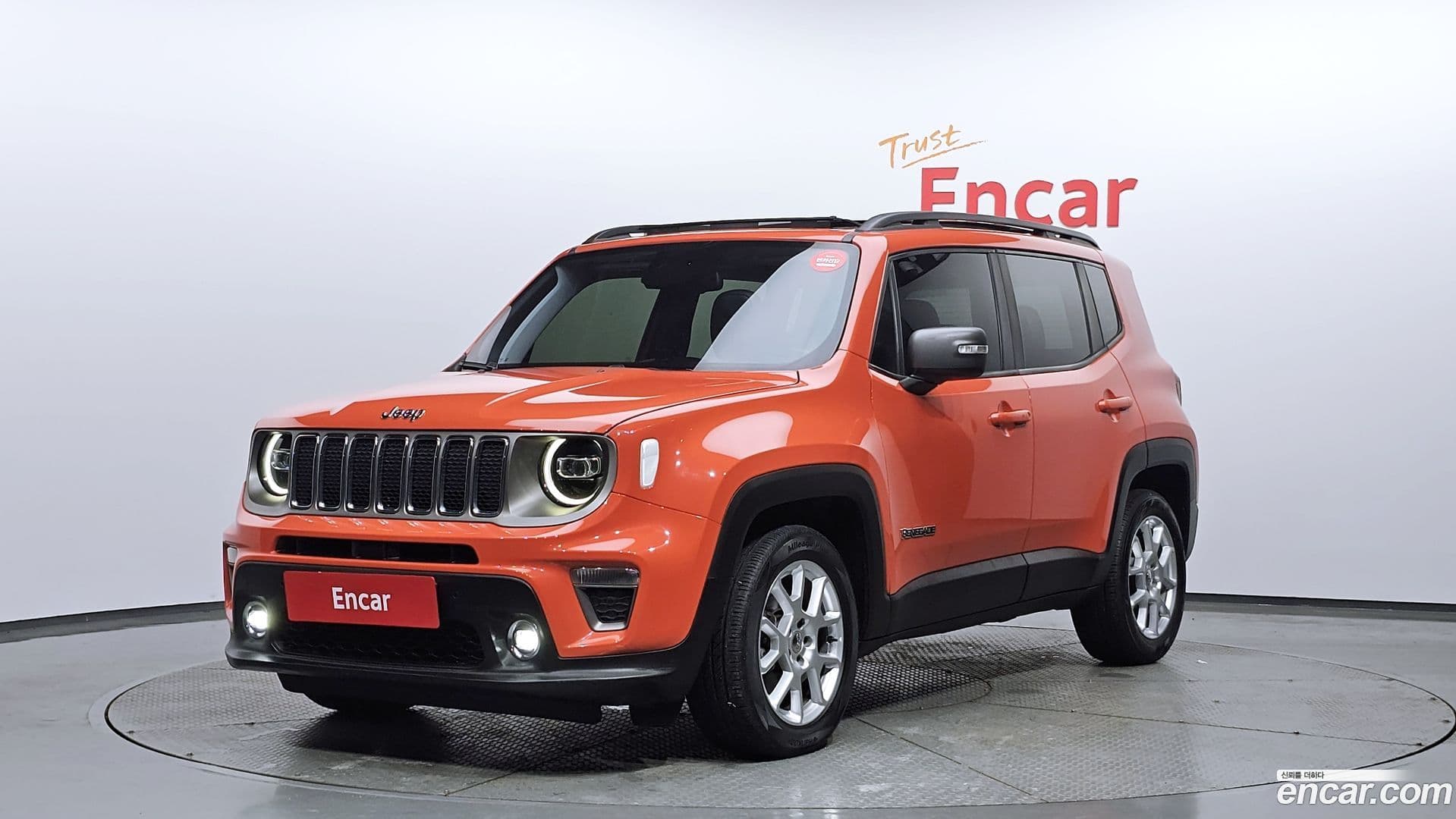 Main__Slider__Photo:Renegade Jeep 2021.2-0