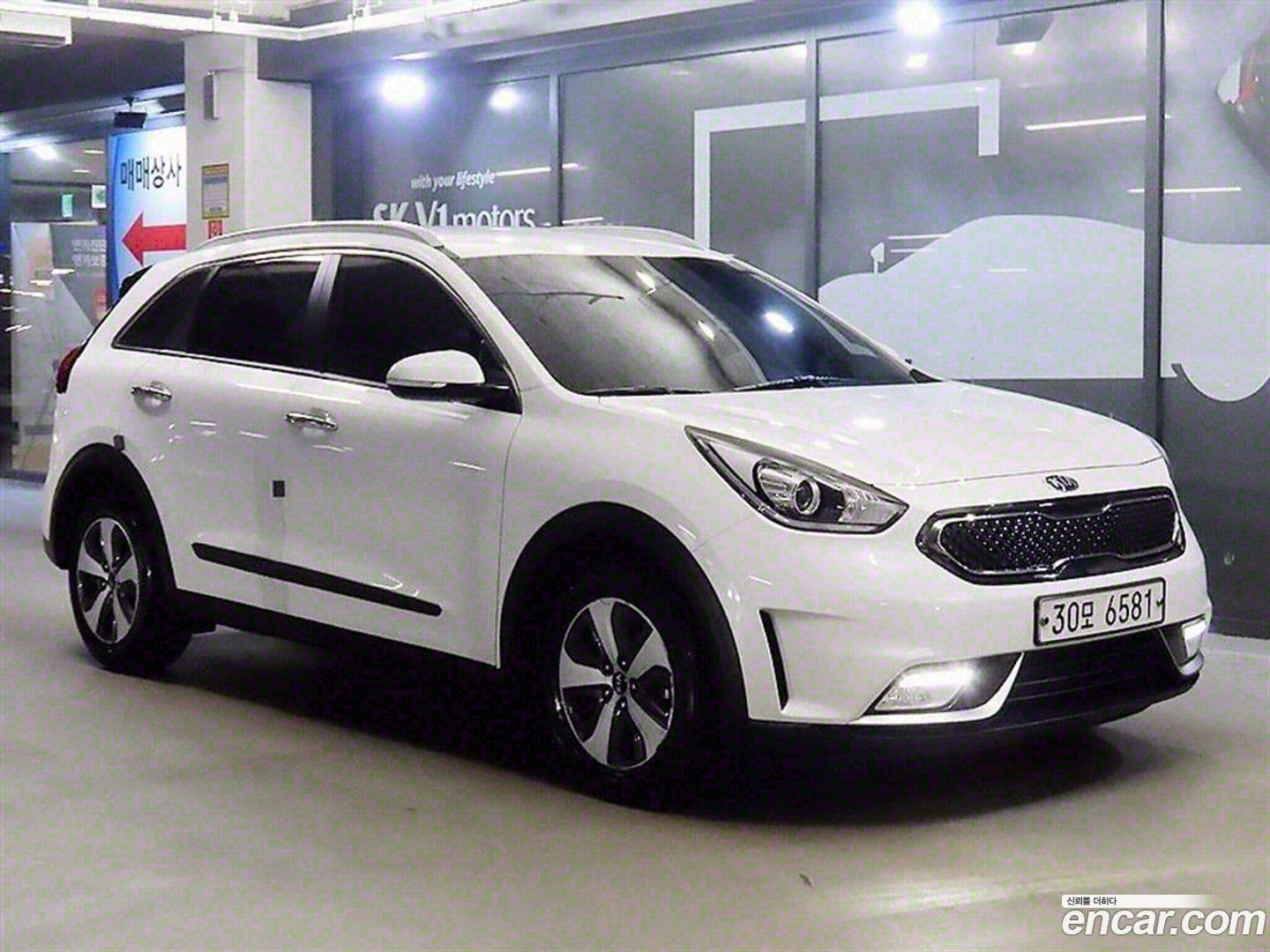 Main__Slider__Photo:Niro Kia 2017.0-0