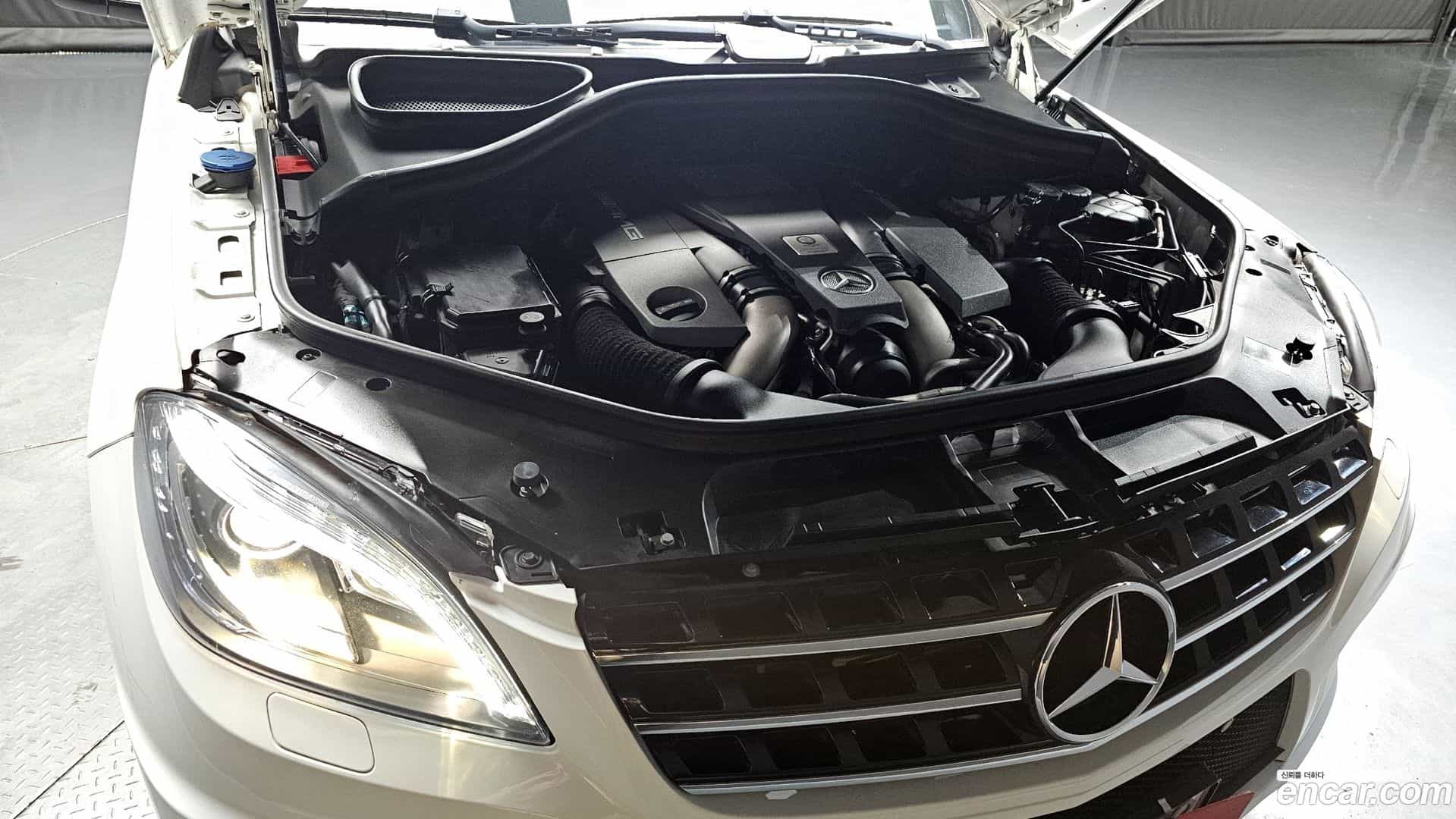 M-class Mercedes-Benz 2014.10-INNER-006