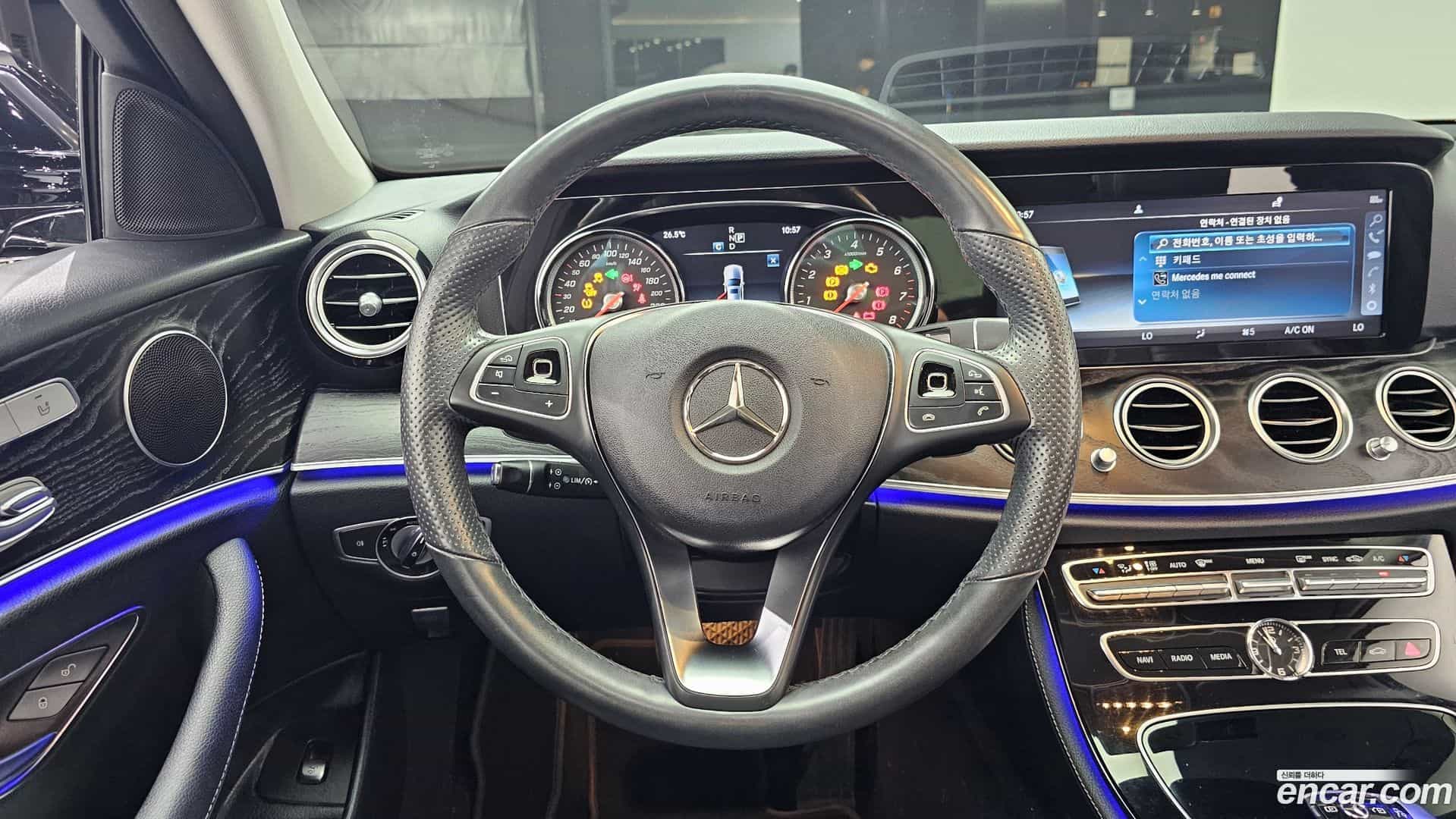E-Class Mercedes-Benz 2017.8-OPTION-017