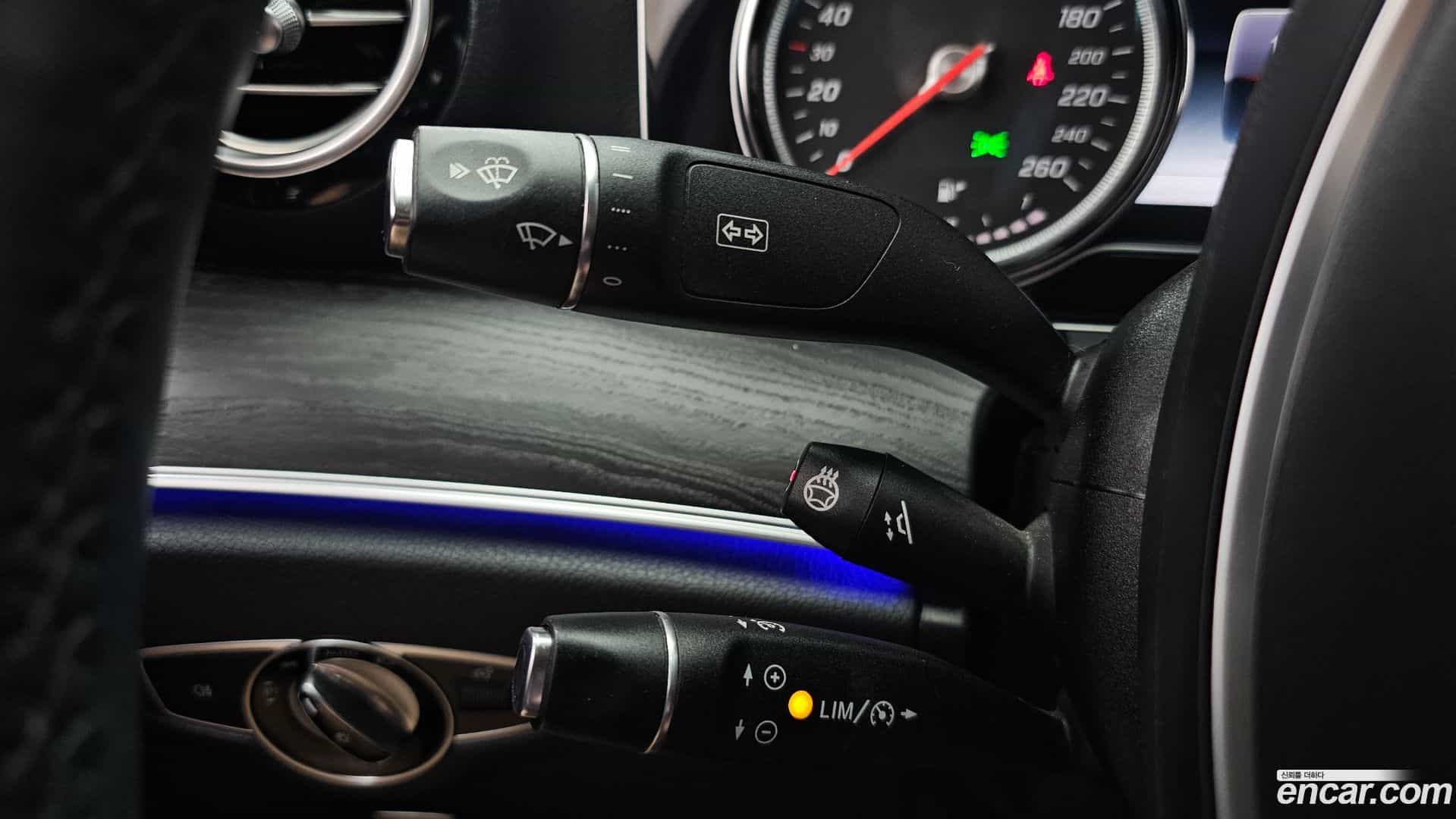 E-Class Mercedes-Benz 2017.8-OPTION-021