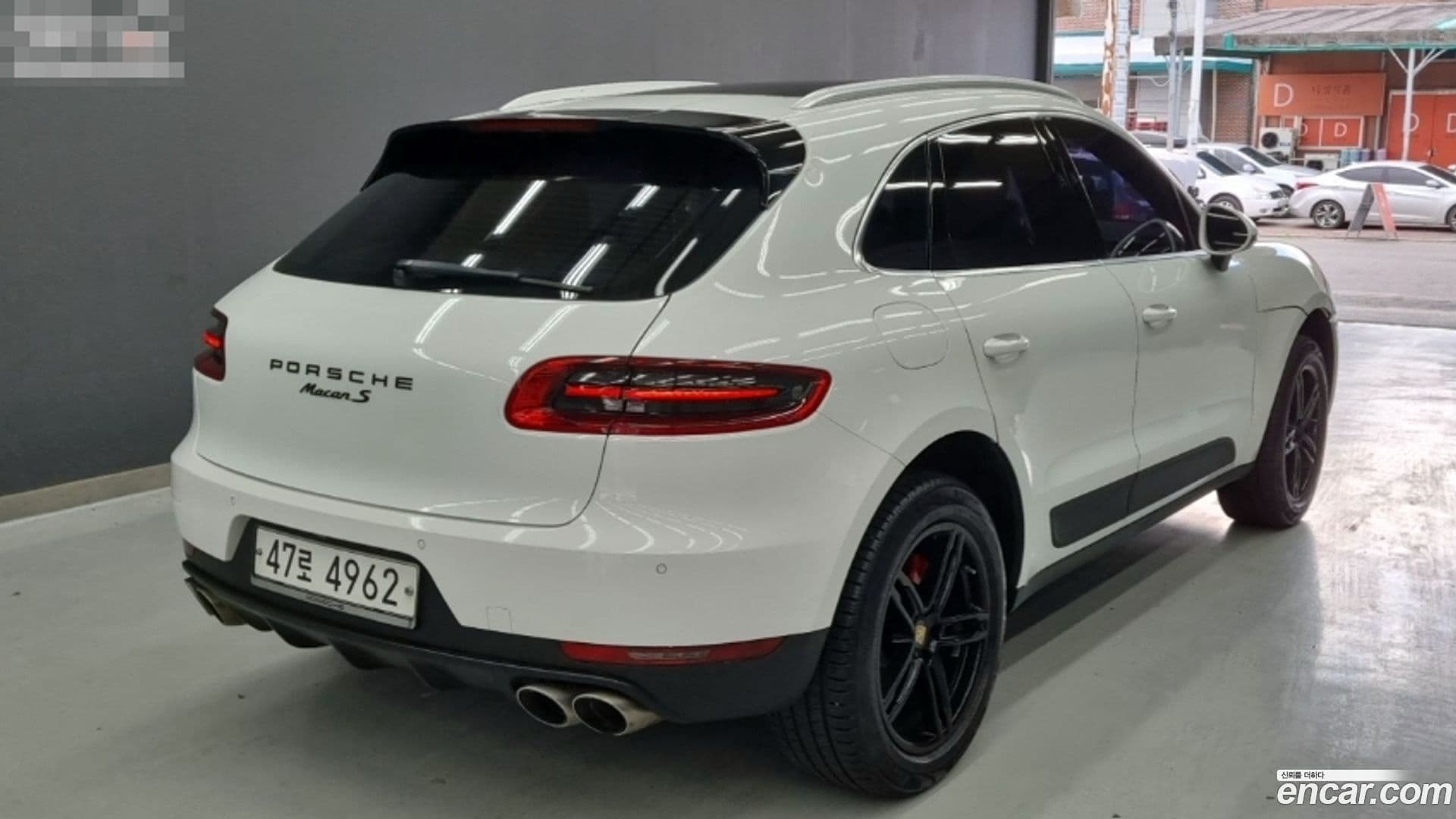 Main__Slider__Photo:Macan Porsche 2015.5-0