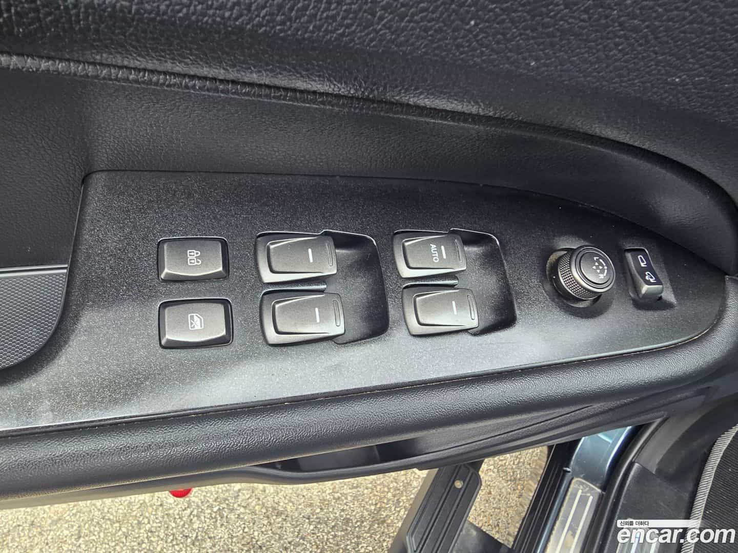 Rexton KG Mobility 2021.5-INNER-010