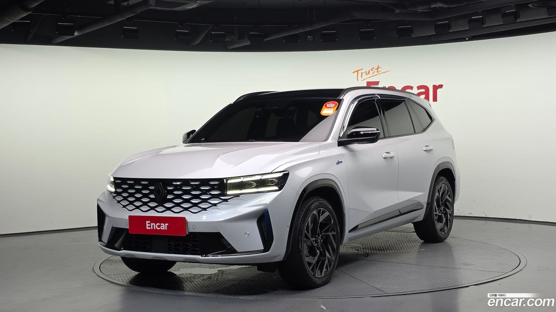 Main__Slider__Photo:Grand Koleos Renault Korea 2024.9-0