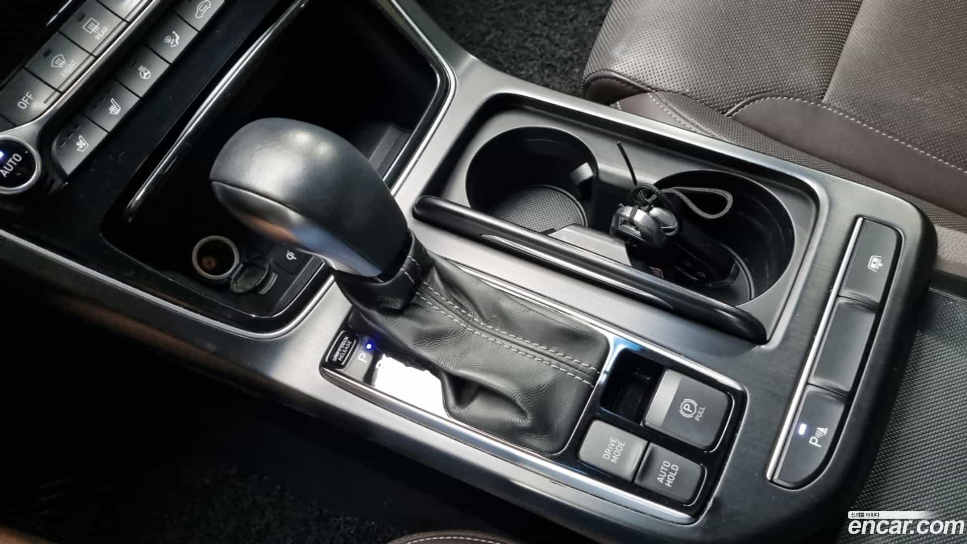 Grandeur Hyundai 2017.2-INNER-009