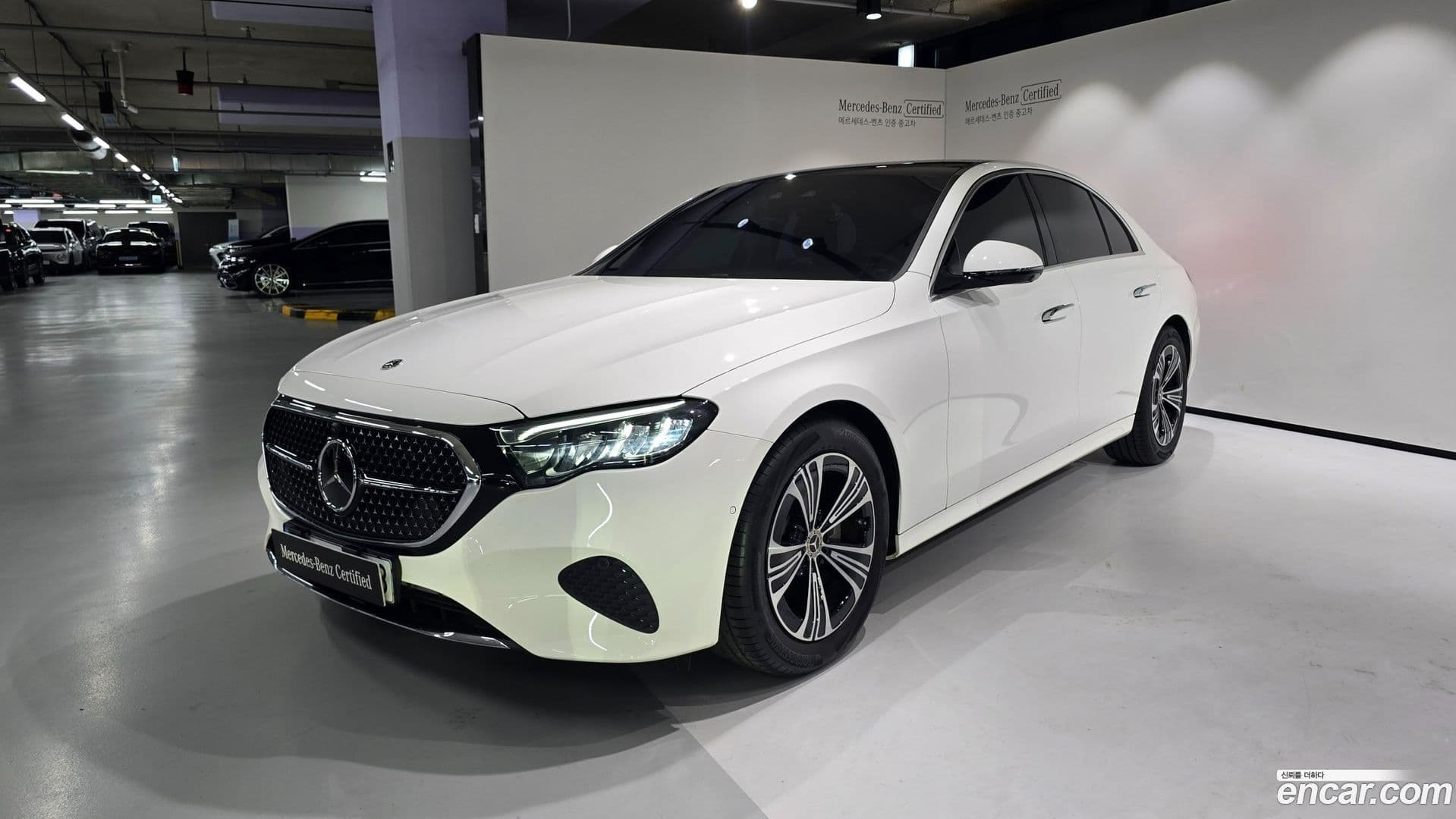 Main__Slider__Photo:E-Class Mercedes-Benz 2024.9-0