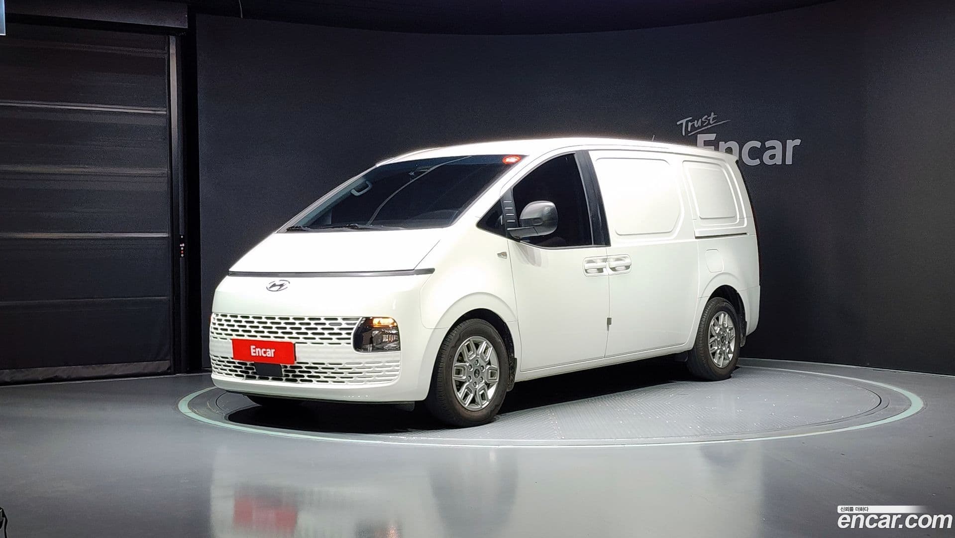 Main__Slider__Photo:Staria Hyundai 2023.8-0