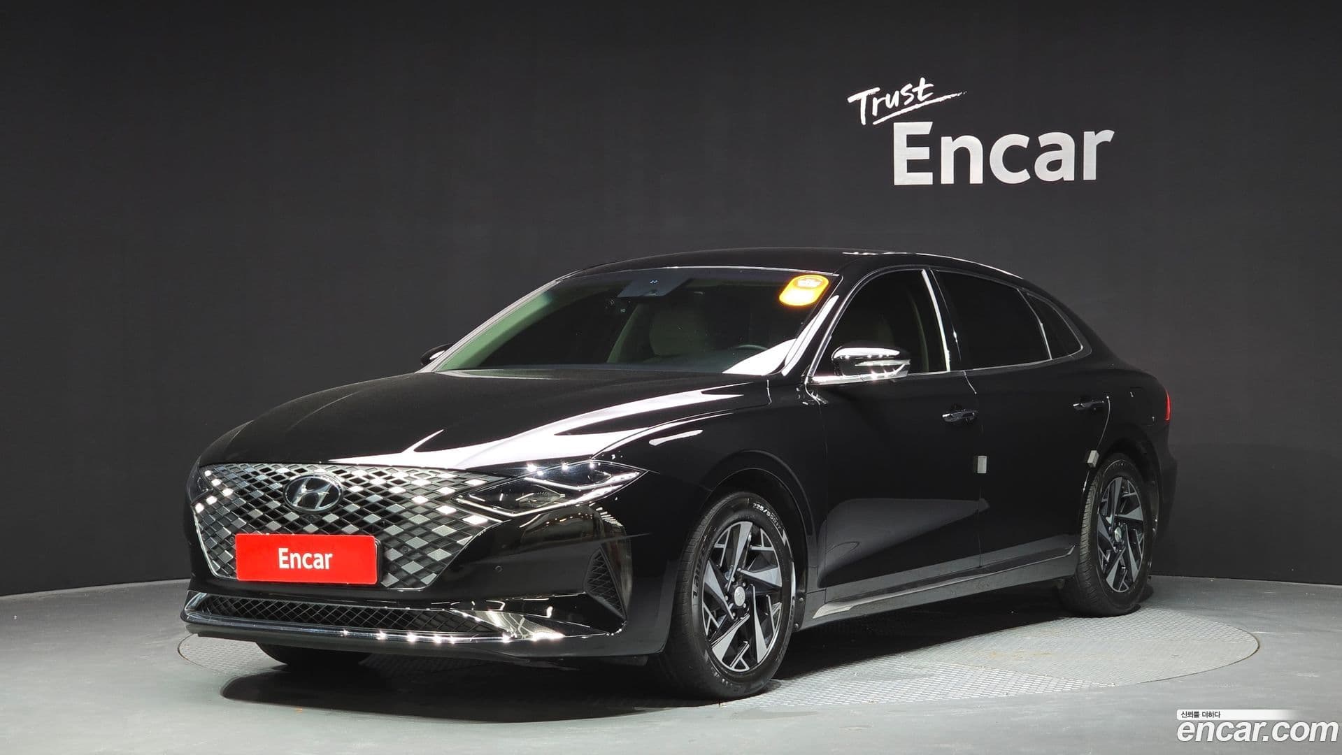 Main__Slider__Photo:Grandeur Hyundai 2021.9-0