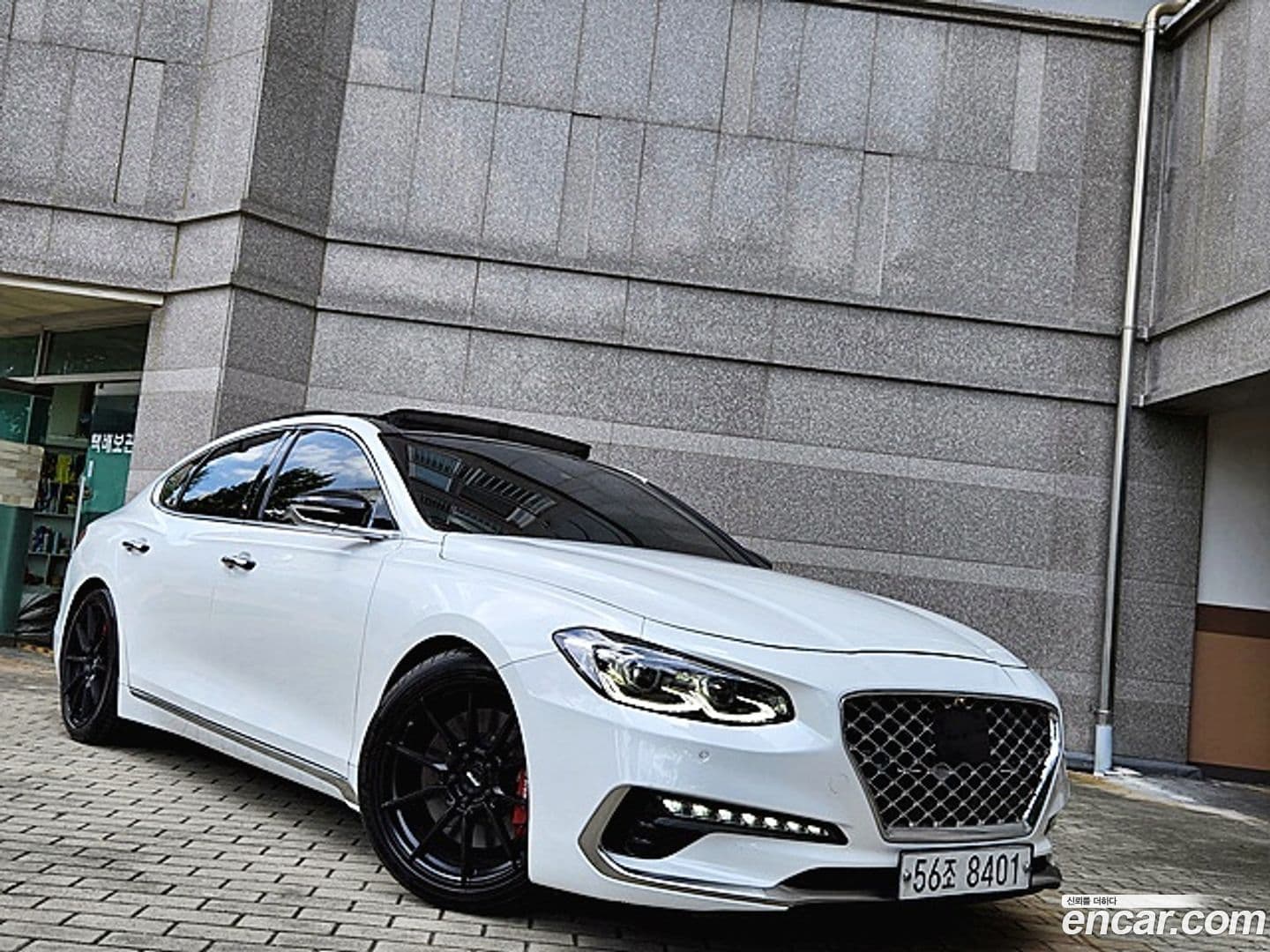 Main__Slider__Photo:Grandeur Hyundai 2019.5-2