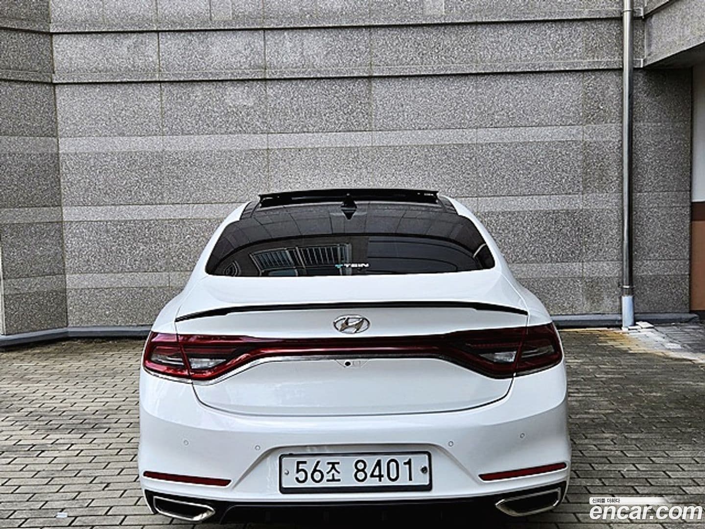 Main__Slider__Photo:Grandeur Hyundai 2019.5-3