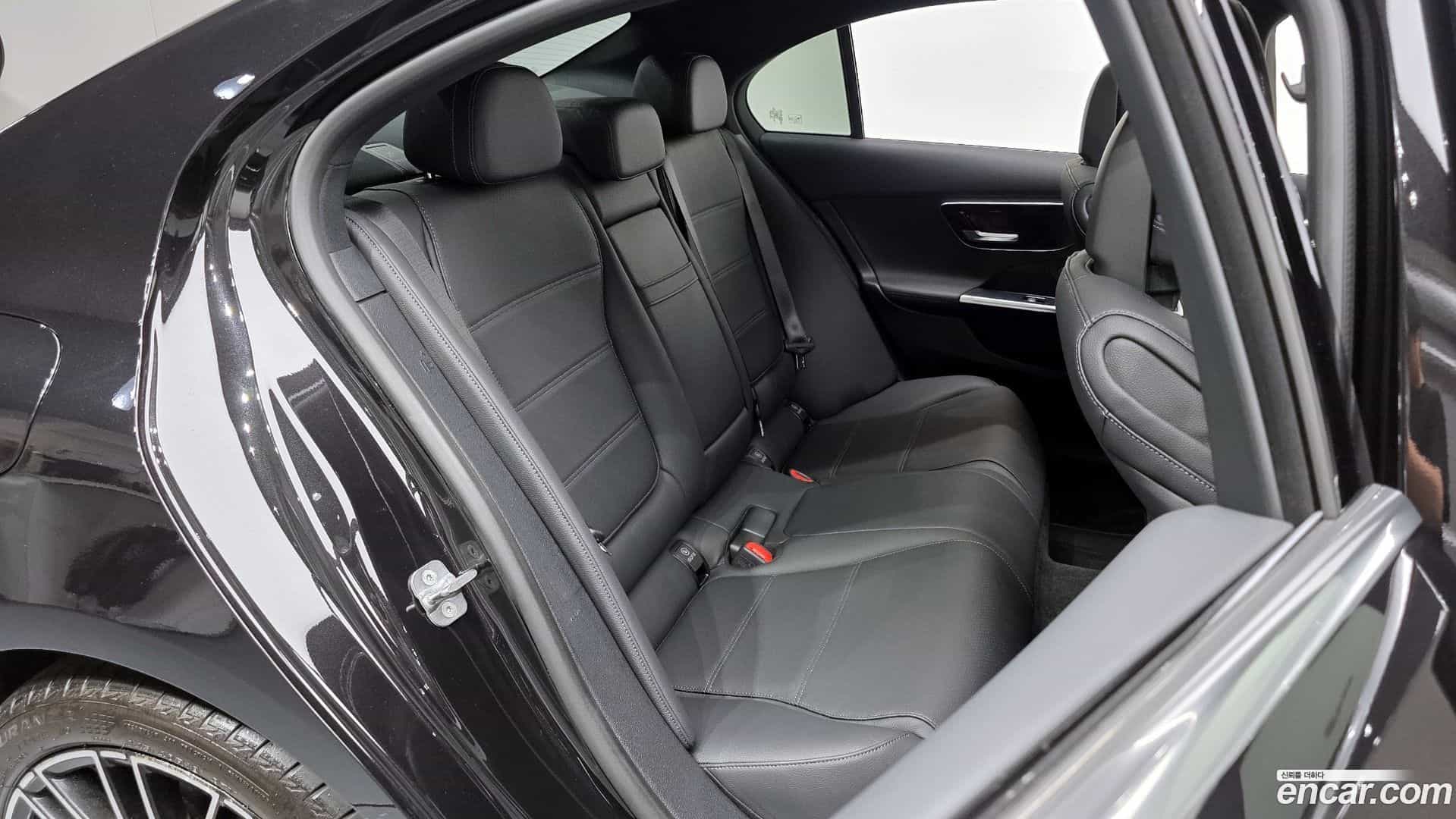 C-Class Mercedes-Benz 2024.1-OPTION-016