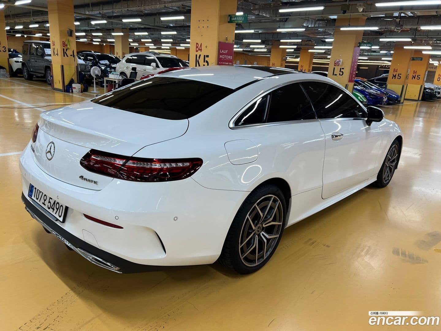 Main__Slider__Photo:E-Class Mercedes-Benz 2023.11-0