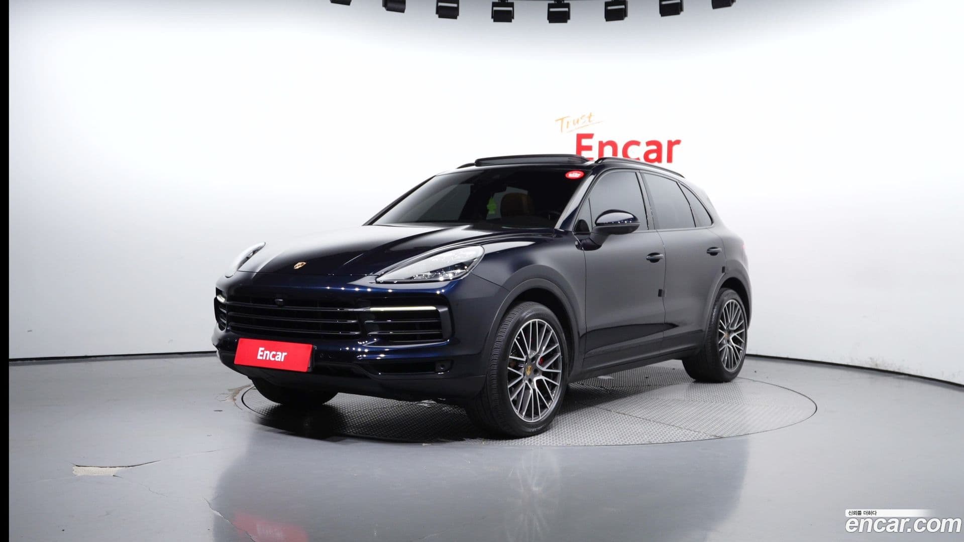 Main__Slider__Photo:Cayenne Porsche 2019.2-0