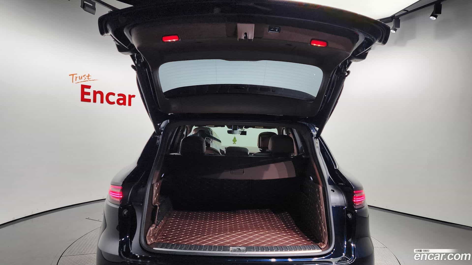 Cayenne Porsche 2019.2-OPTION-024