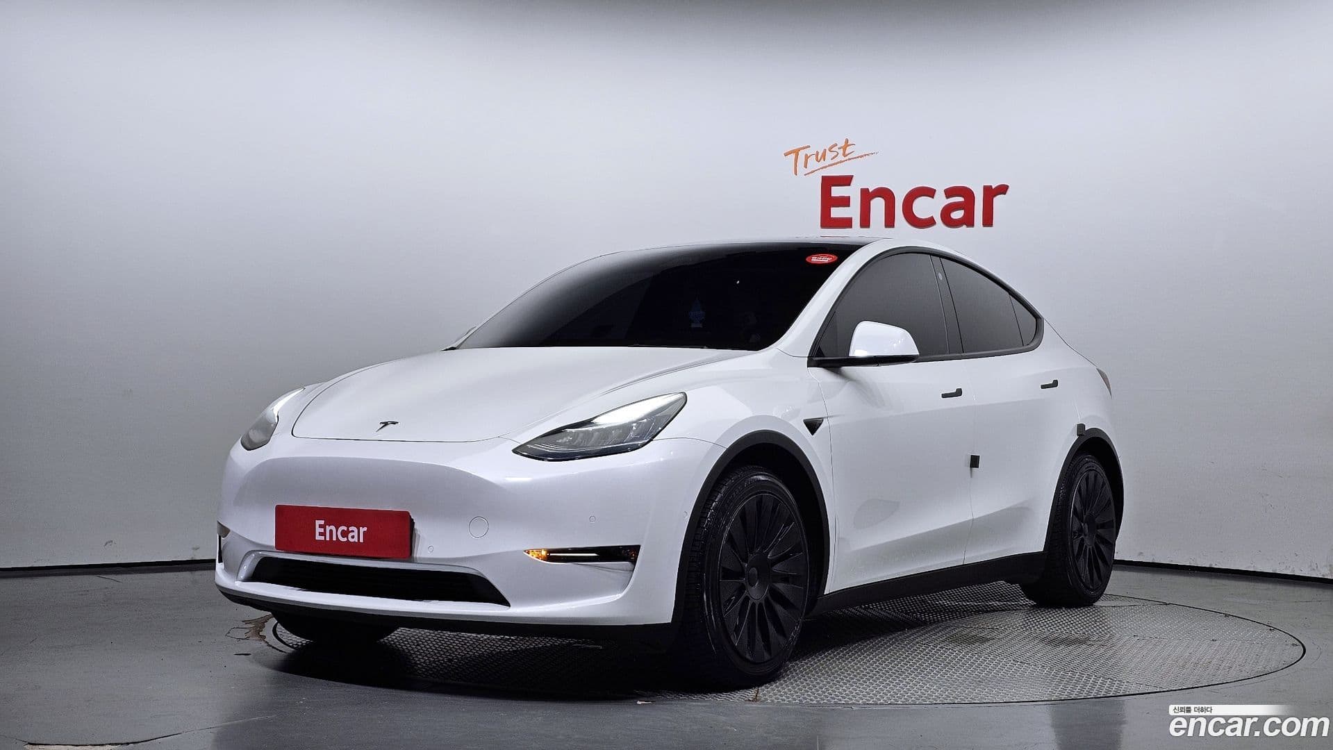 Main__Slider__Photo:Model Y Tesla 2021.5-0