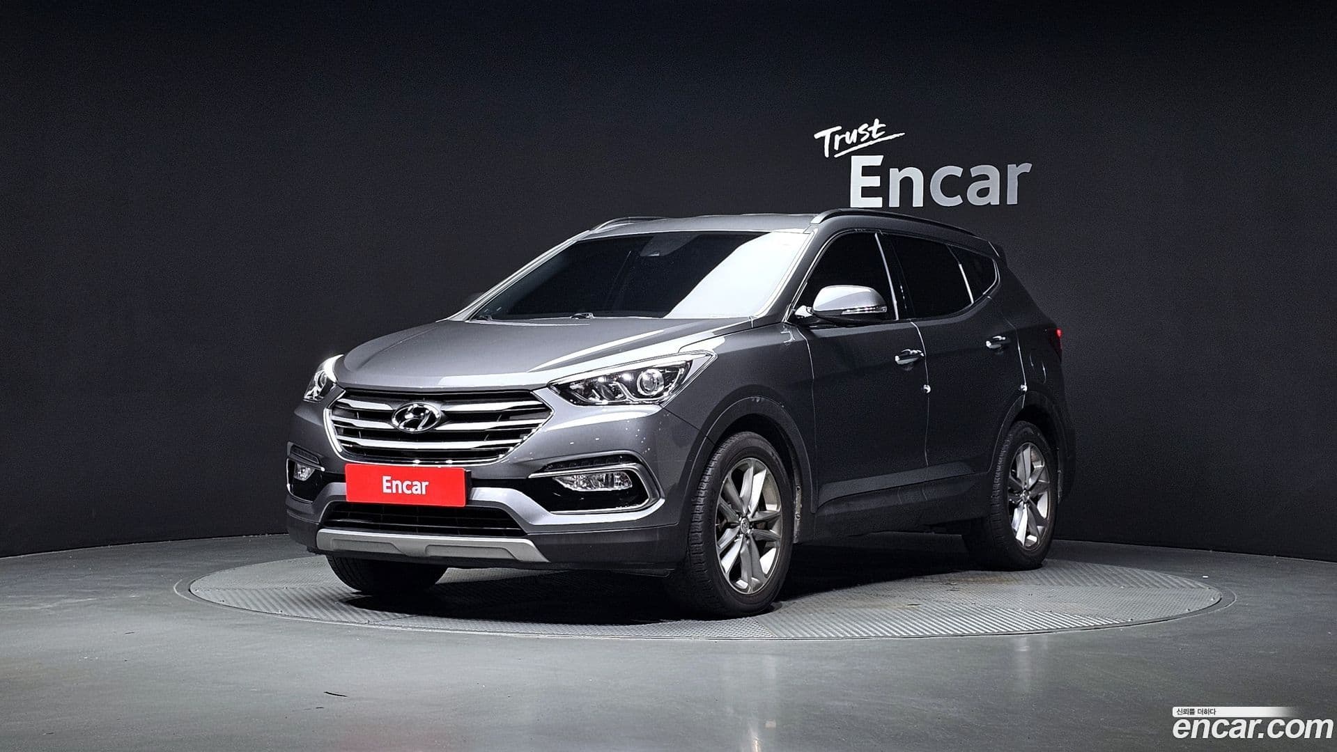 Main__Slider__Photo:Santafe Hyundai 2015.8-0