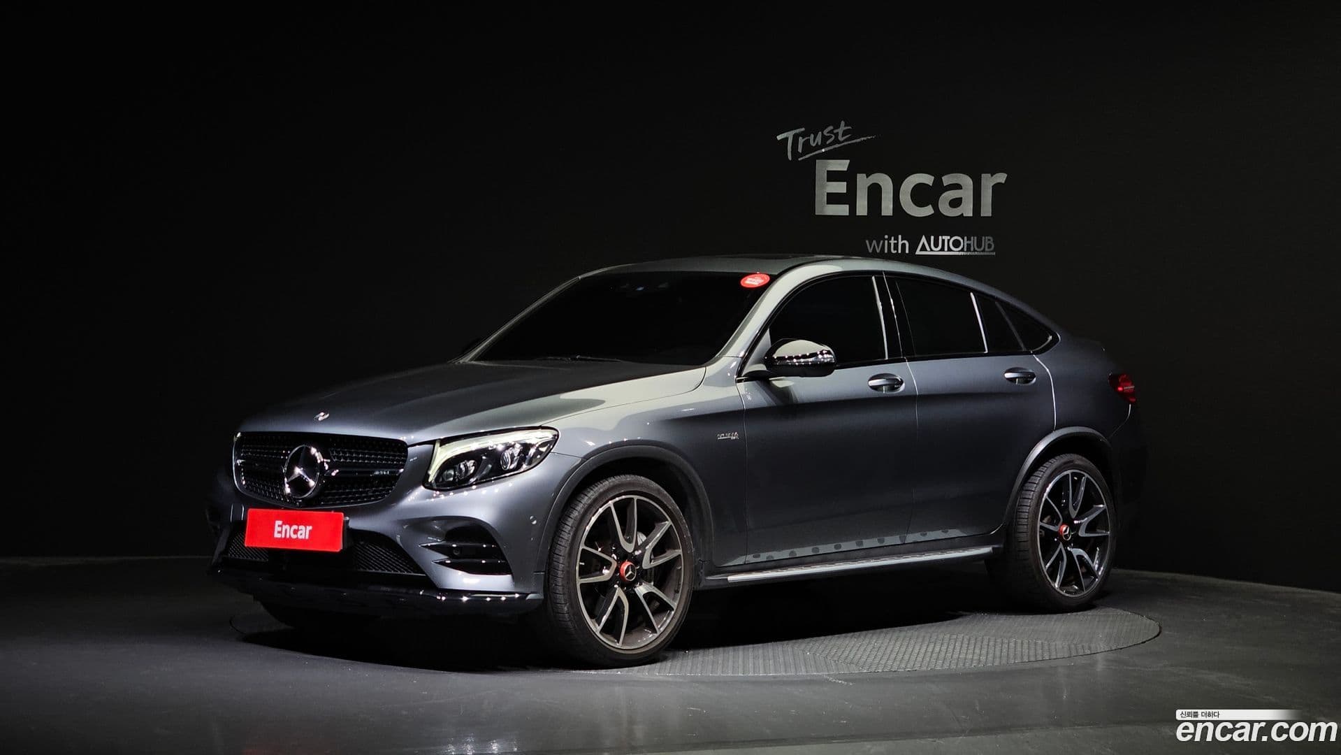 Main__Slider__Photo:GLC-Class Mercedes-Benz 2019.9-0