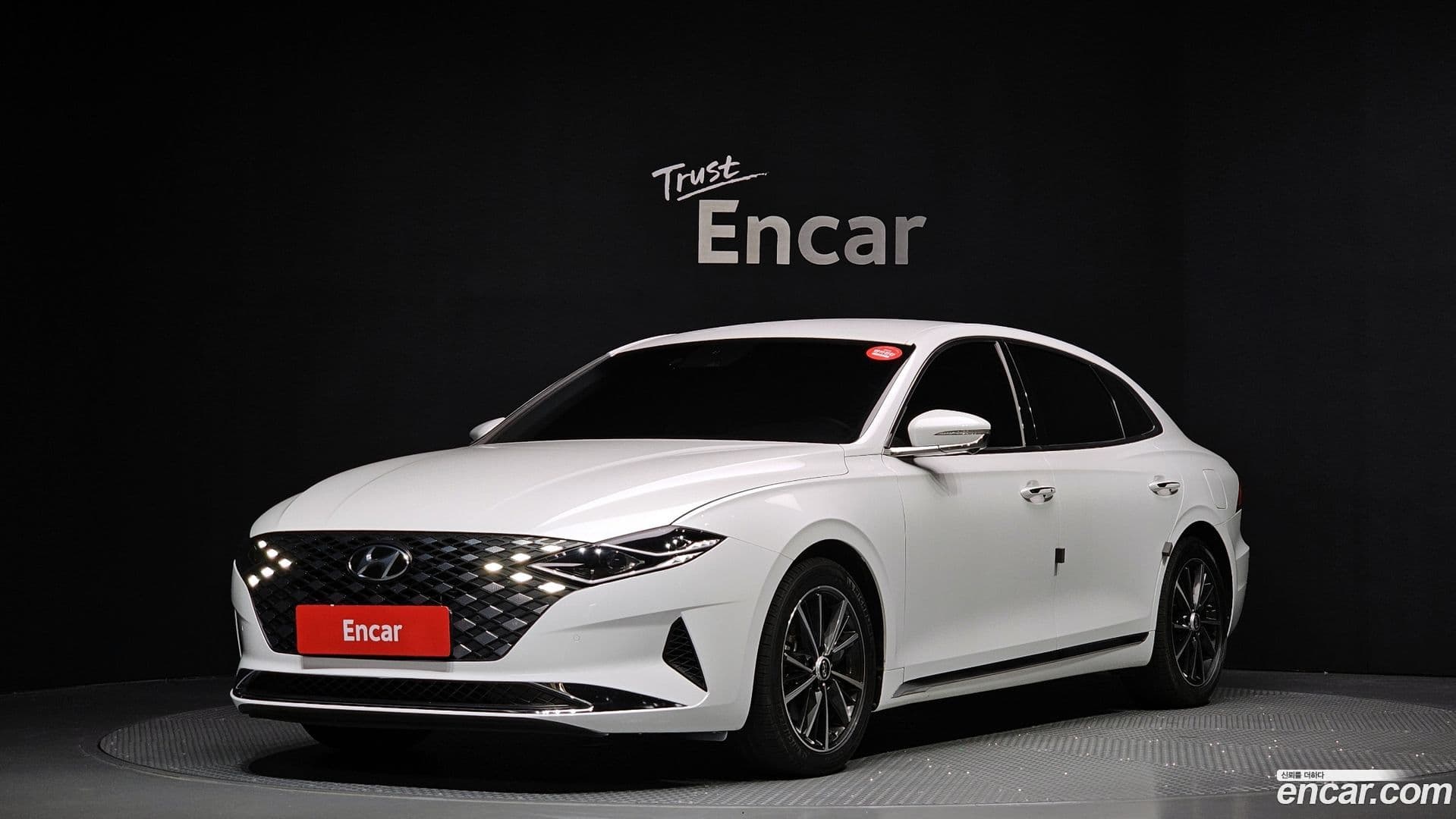 Main__Slider__Photo:Grandeur Hyundai 2020.6-0