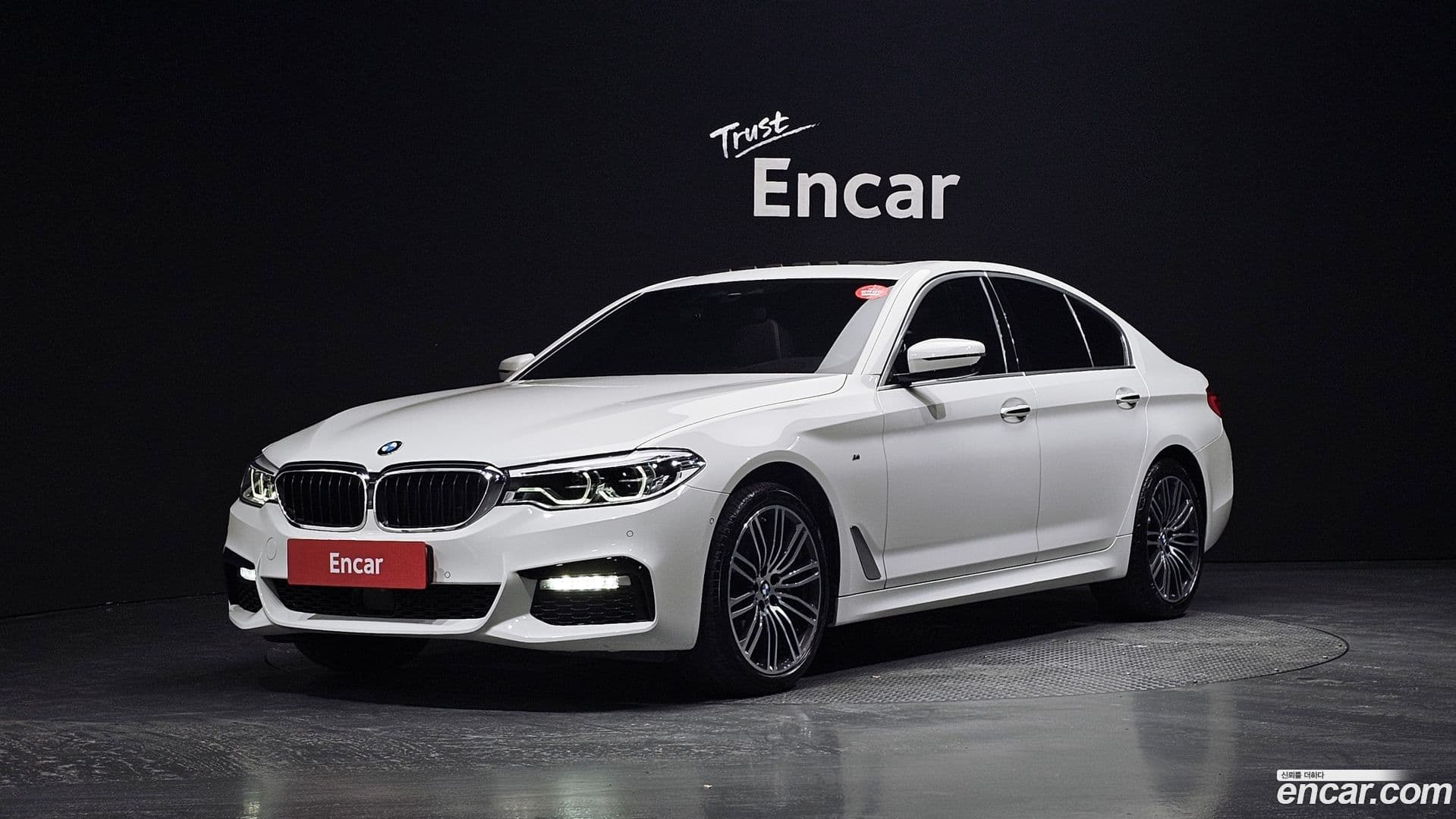 Main__Slider__Photo:5-Series BMW 2018.8-0