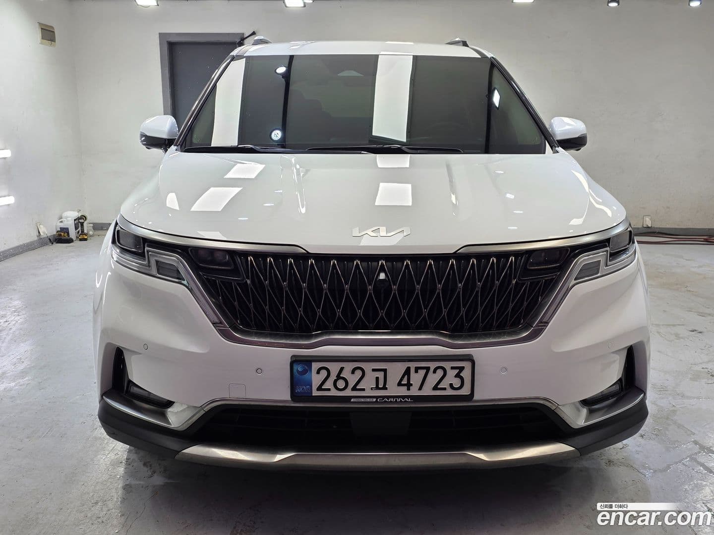 Main__Slider__Photo:Canival Kia 2023.6-0