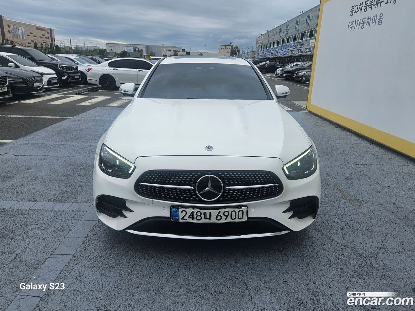 Main__Slider__Photo:E-Class Mercedes-Benz 2021.0-0