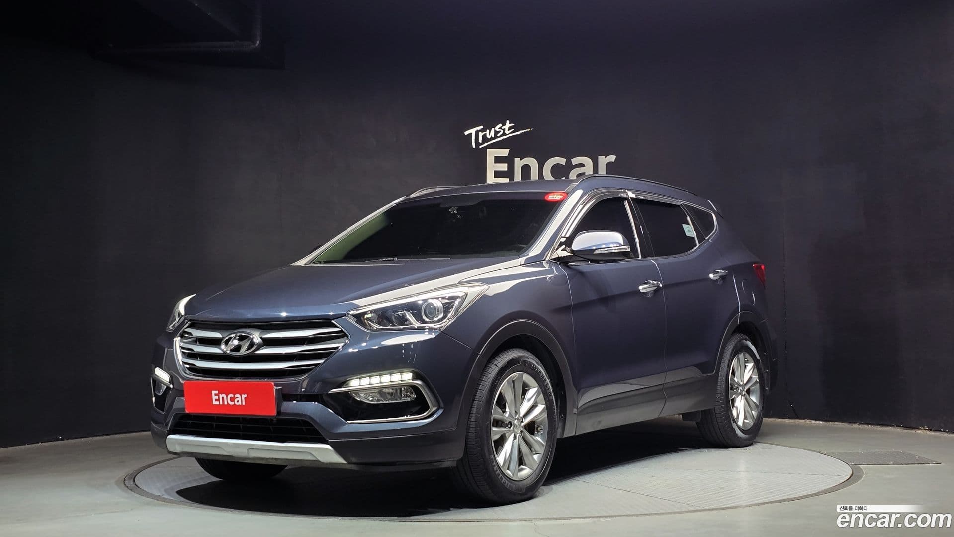 Main__Slider__Photo:Santafe Hyundai 2015.9-0