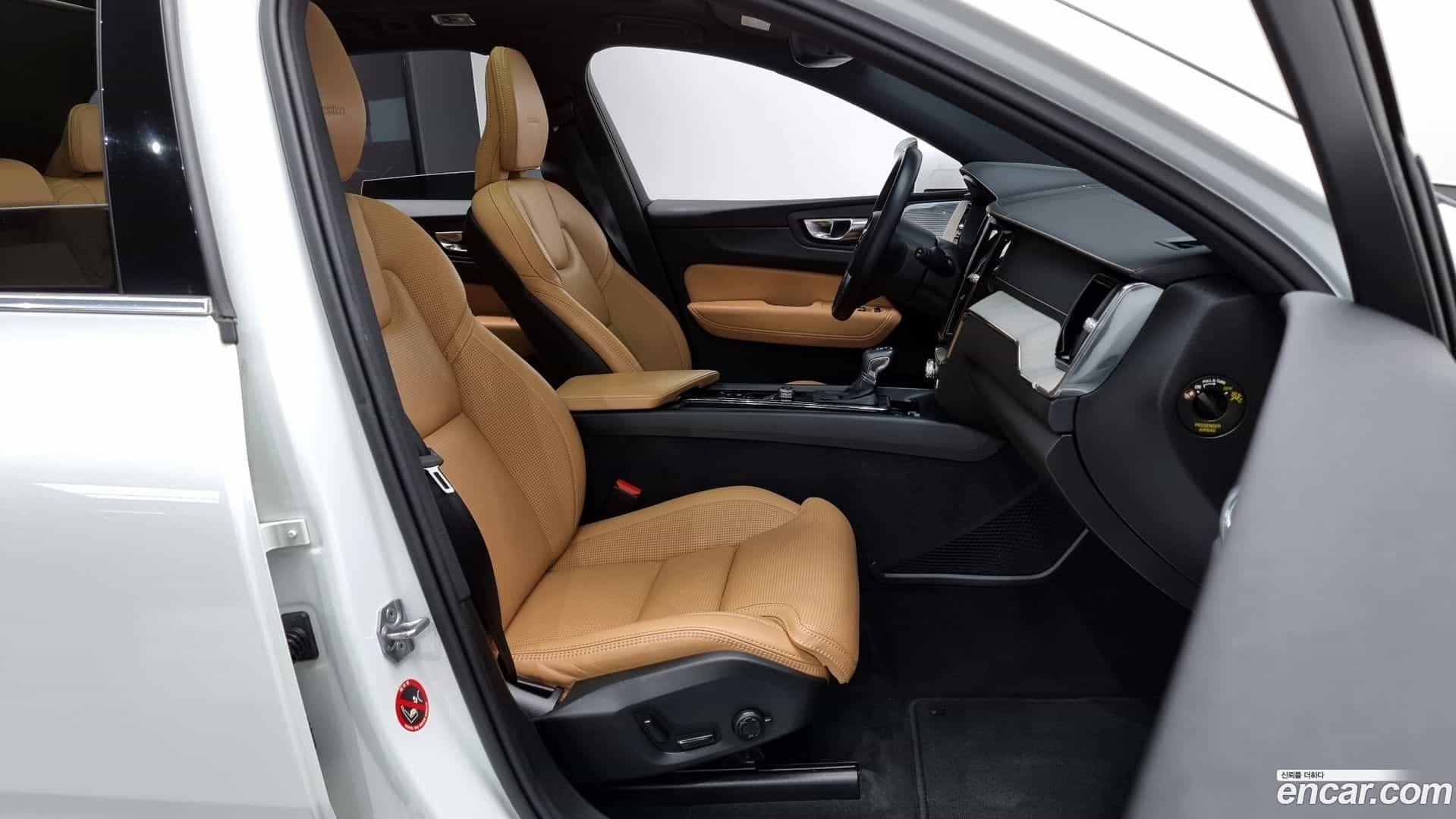 XC60 Volvo 2019.5-OPTION-015